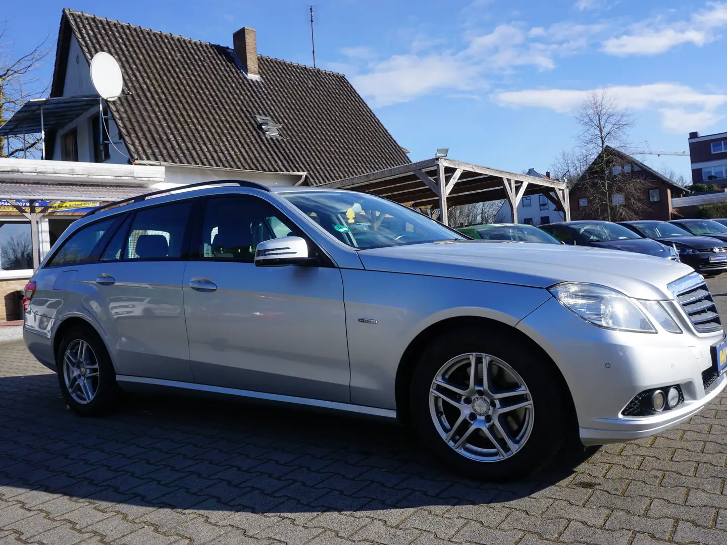 Mercedes-Benz E 250 E 250 CGI BlueEfficiency /TÜV Fällig / Grau - 2