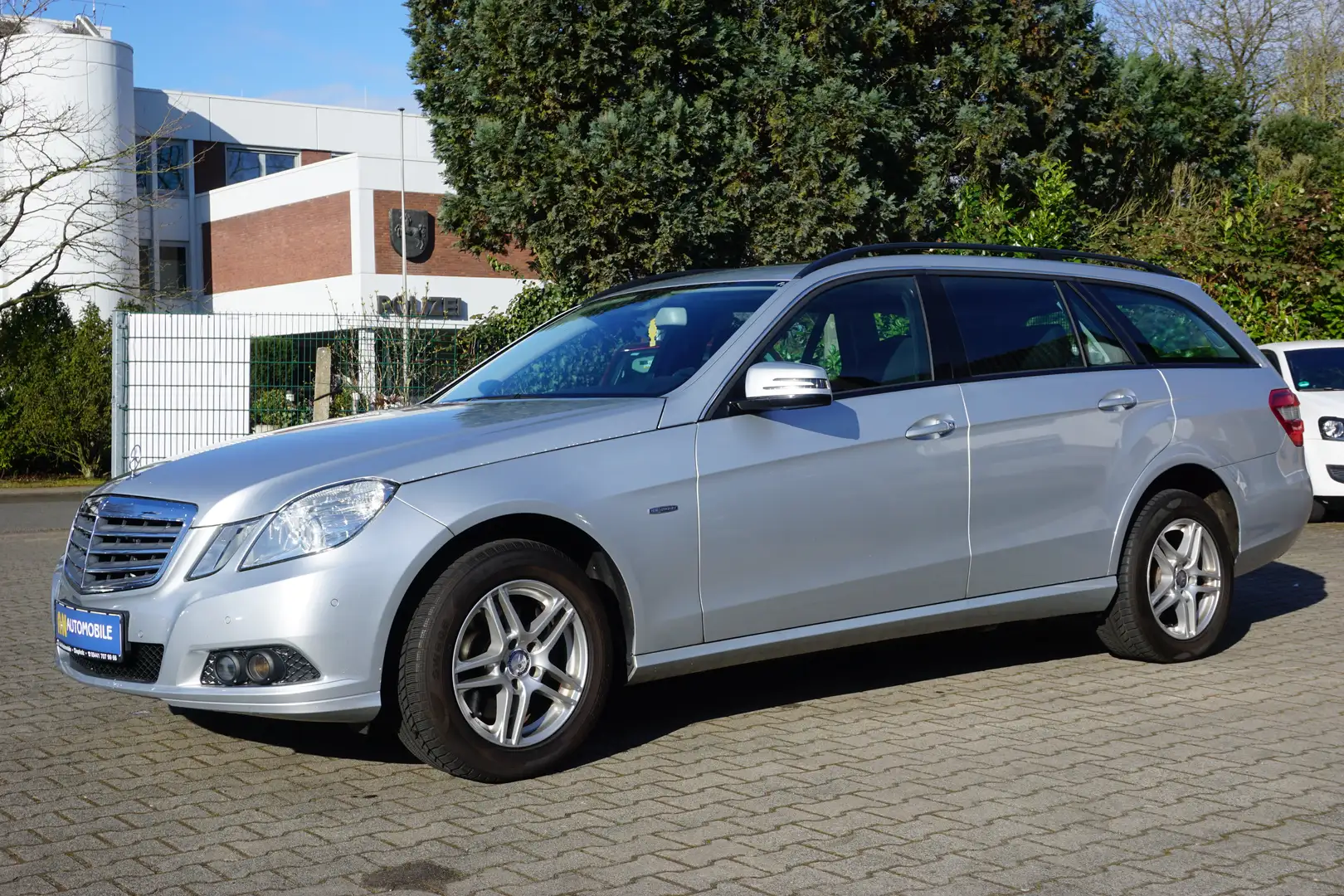 Mercedes-Benz E 250 E 250 CGI BlueEfficiency /KLIMA/EURO5/SCHECKHEFT/ Grau - 1