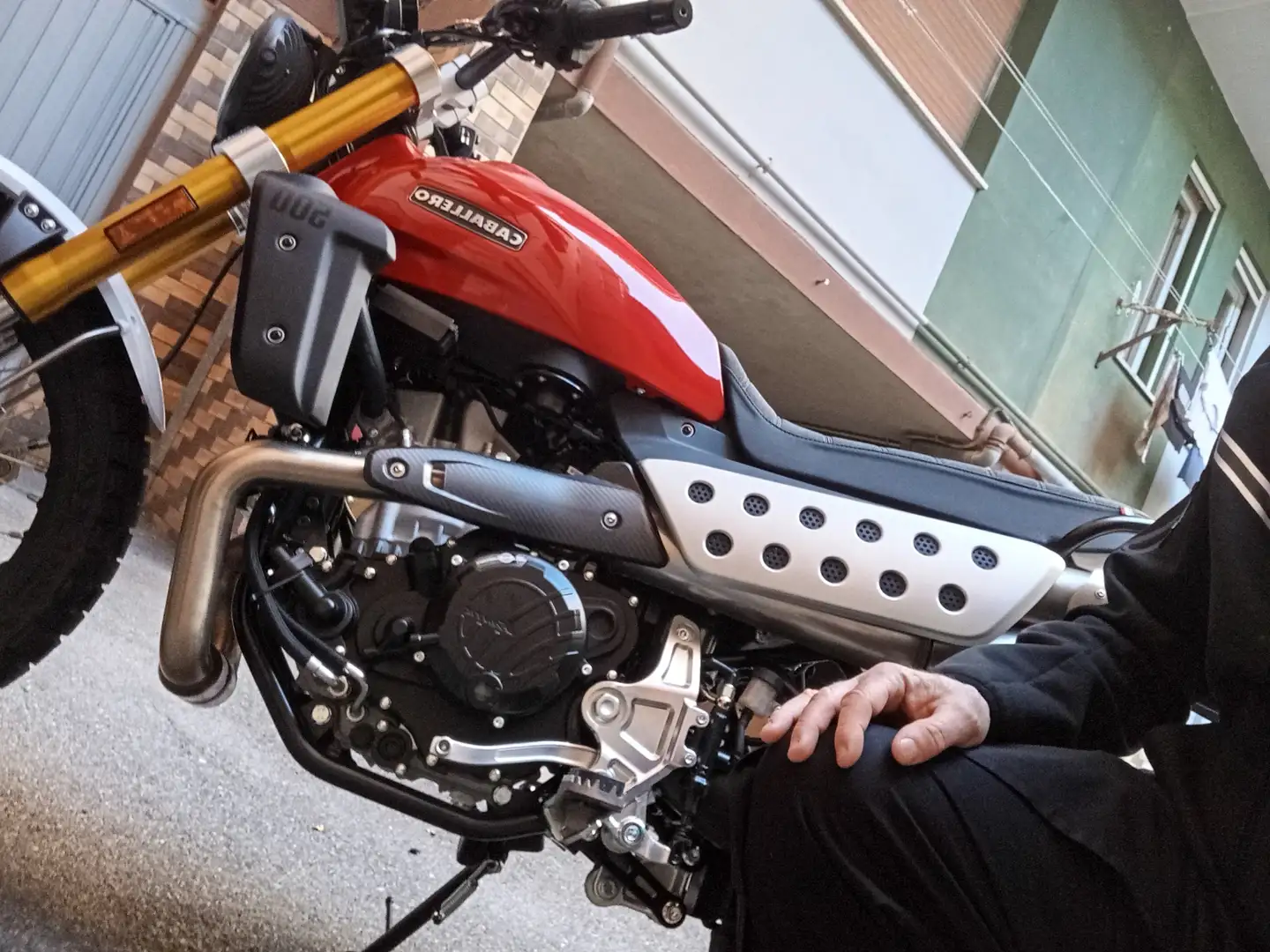 Fantic Caballero 500 Scrambler Roşu - 2