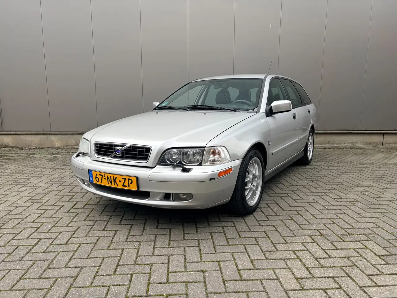 Volvo V40