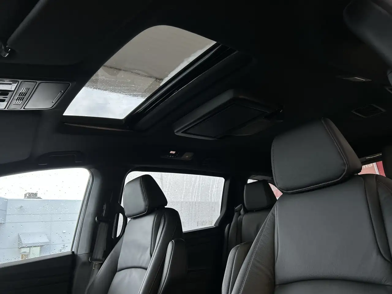Honda Odyssey снимка Honda Odyssey