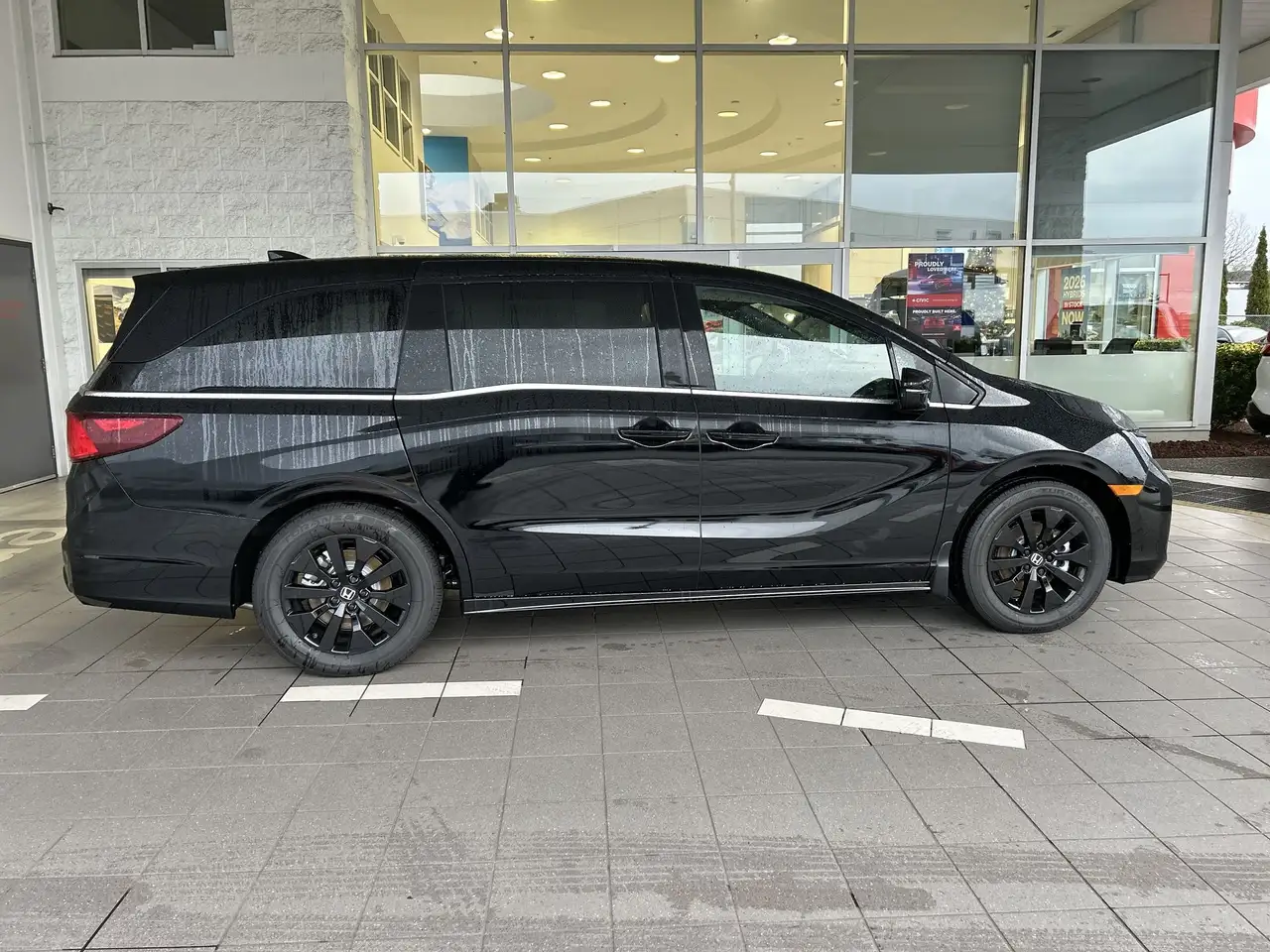 Honda Odyssey снимка Honda Odyssey