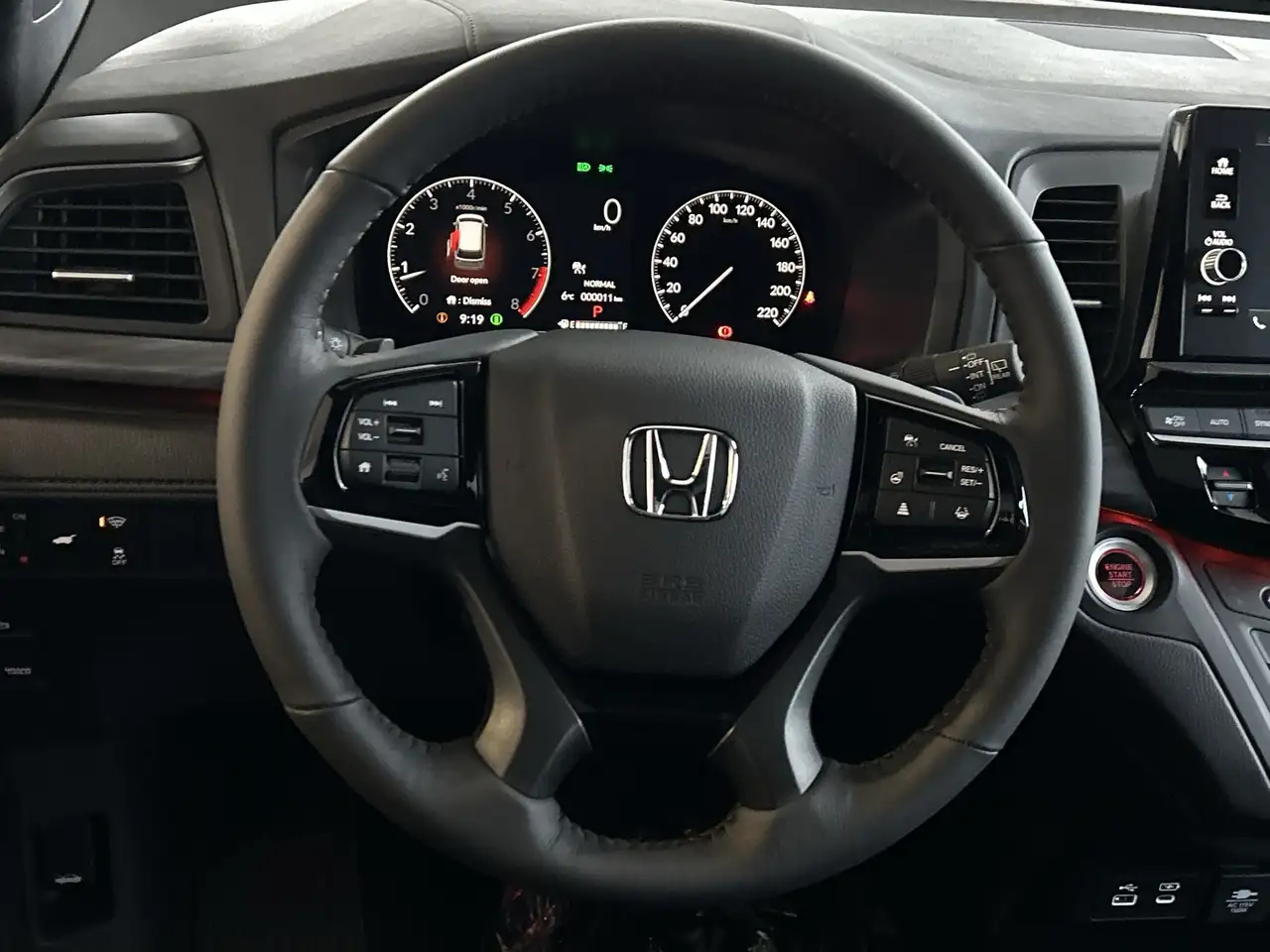 Honda Odyssey снимка Honda Odyssey