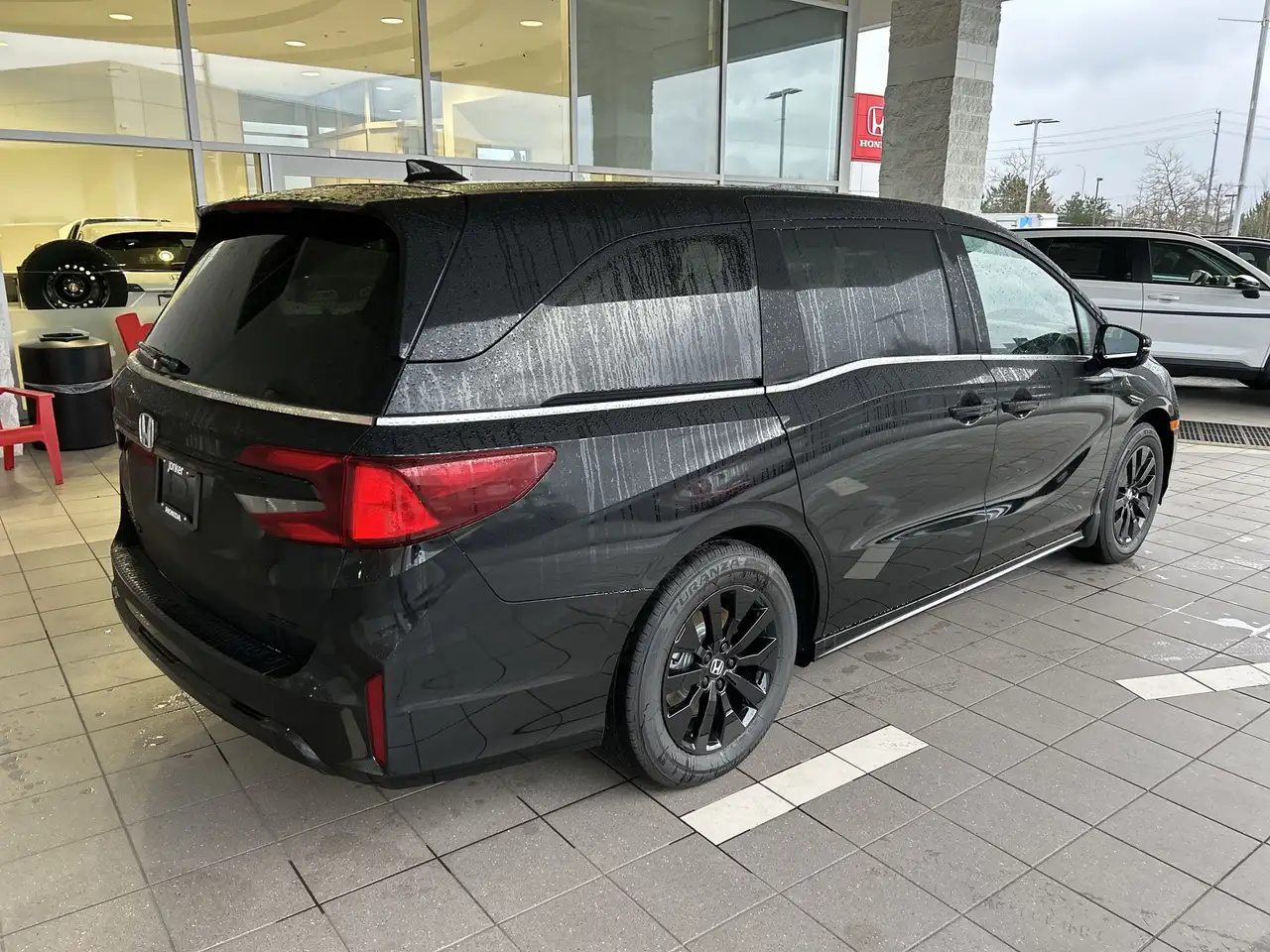 Honda Odyssey снимка Honda Odyssey
