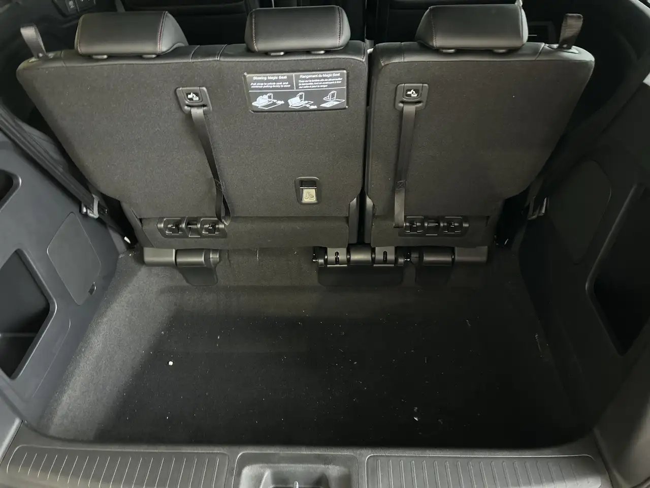 Honda Odyssey снимка Honda Odyssey