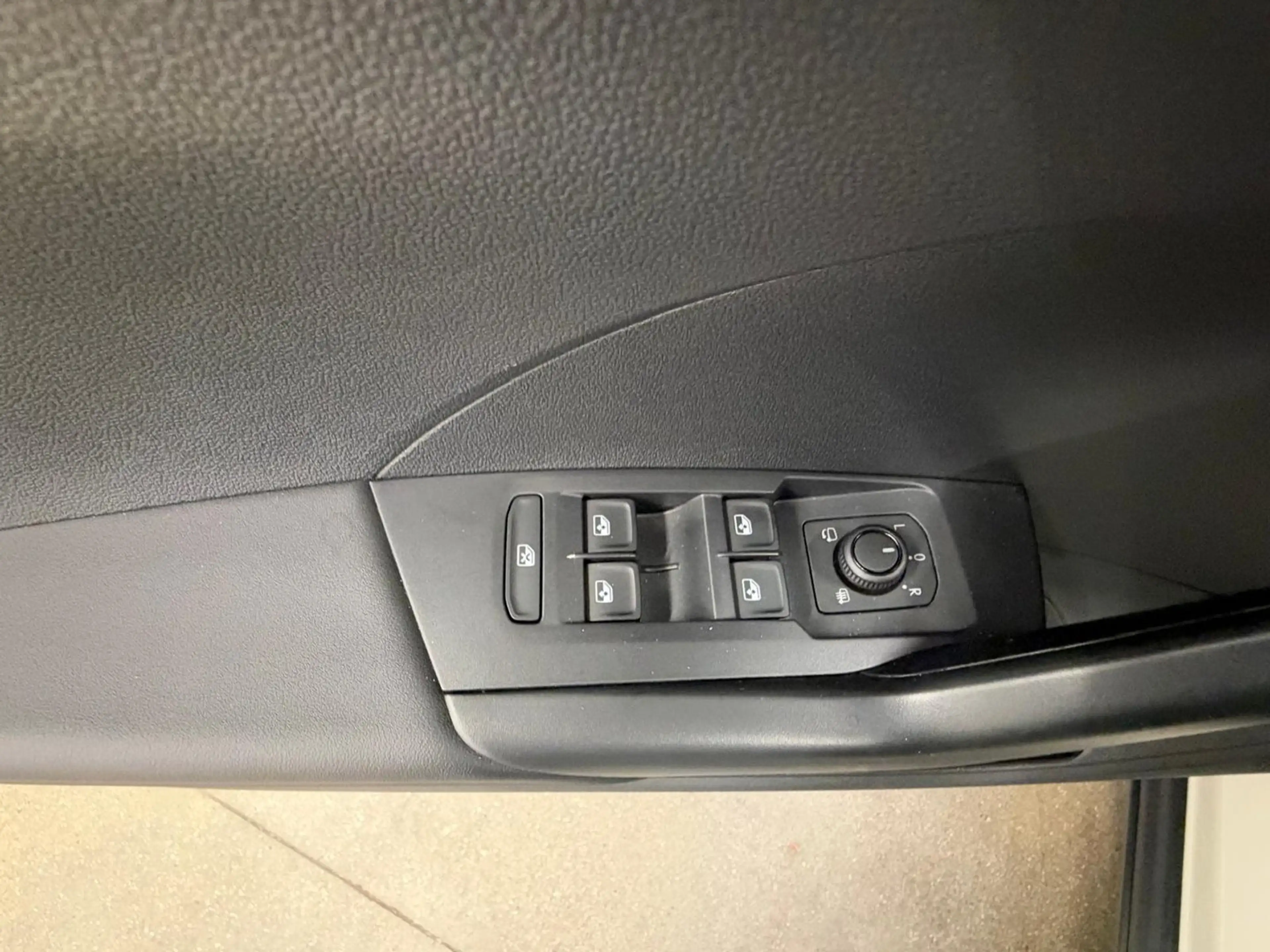 Volkswagen T-Cross Life TSI — photo 7