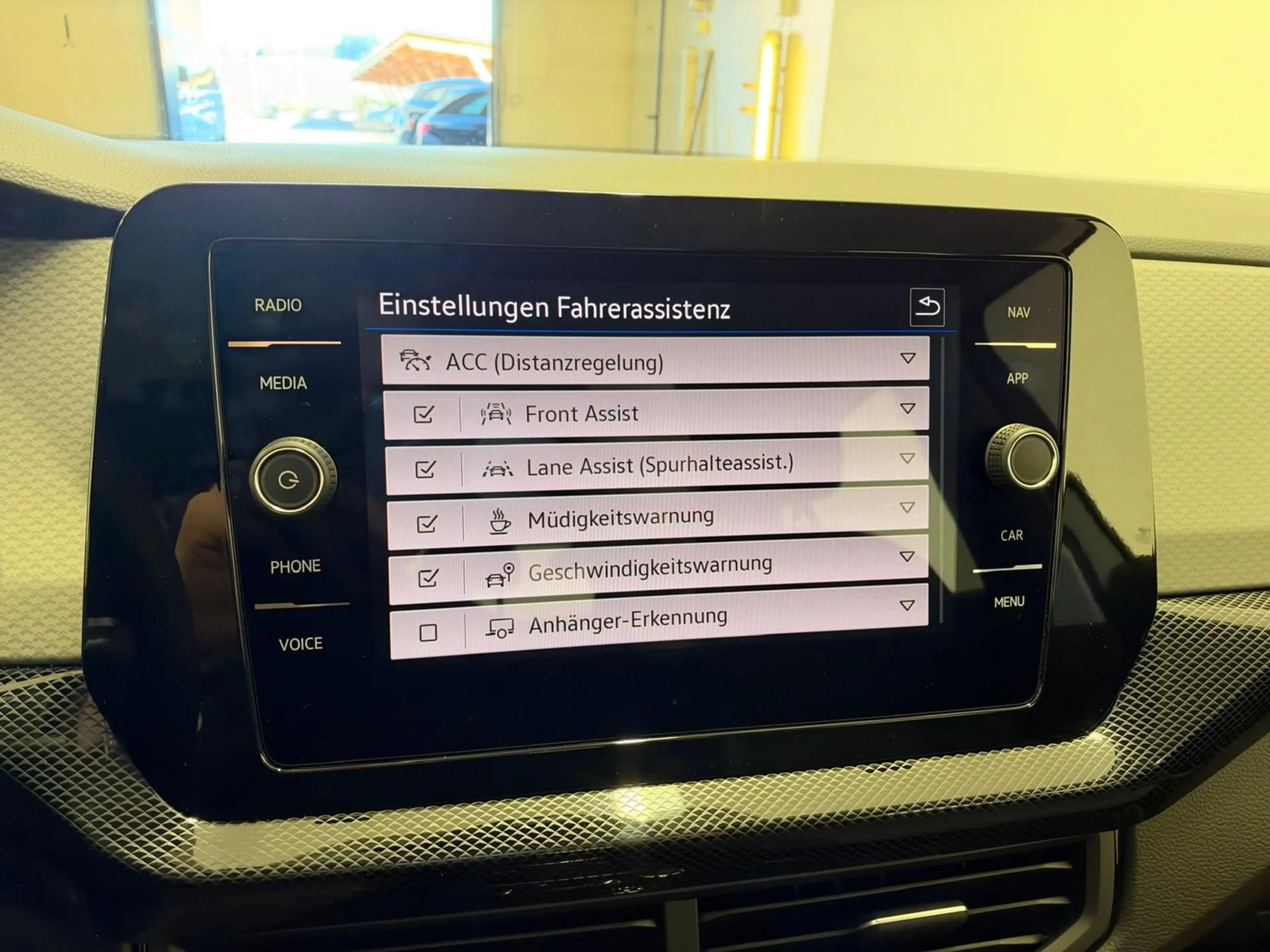 Volkswagen T-Cross Life TSI — photo 12