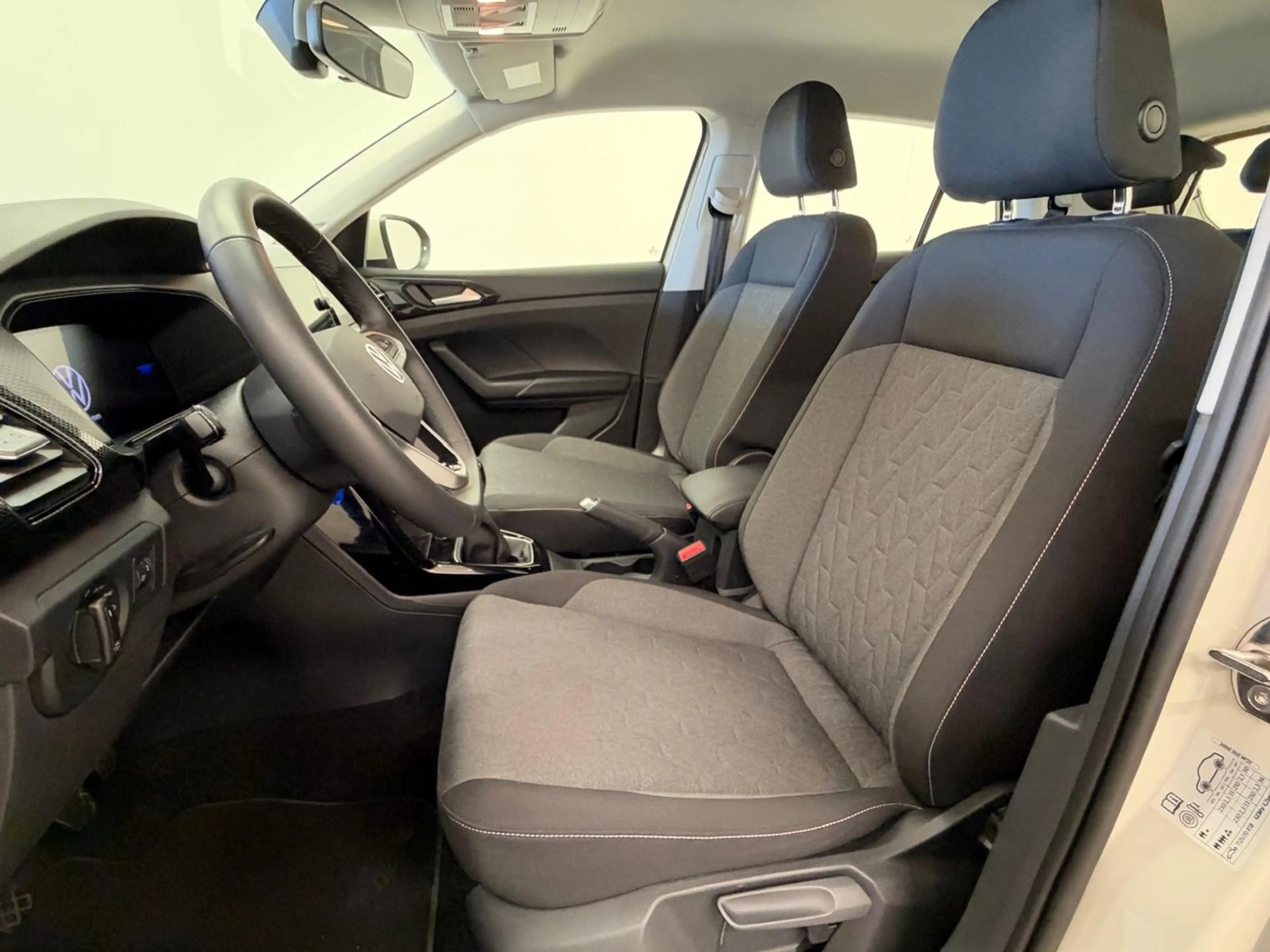 Volkswagen T-Cross Life TSI — photo 3