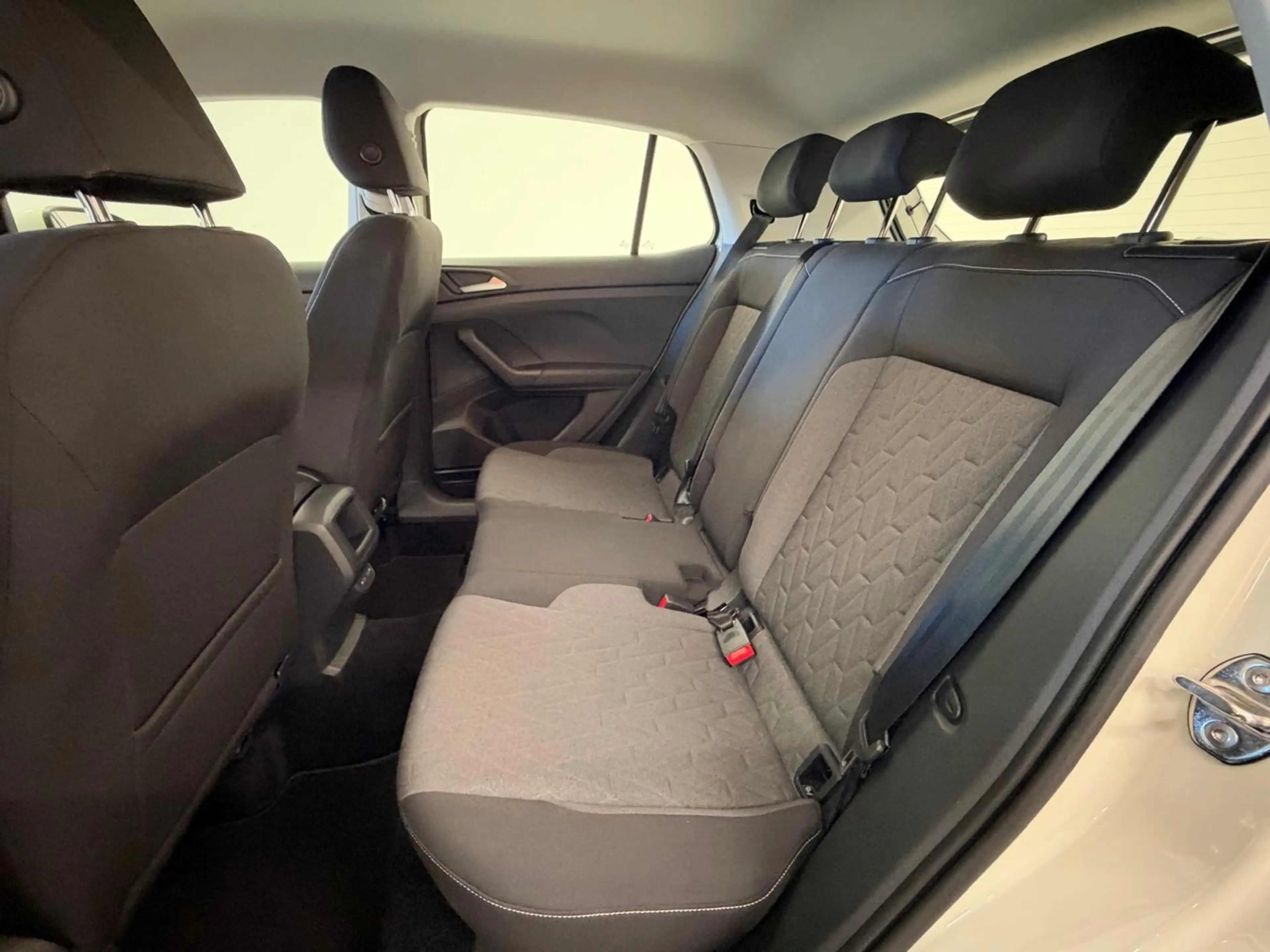Volkswagen T-Cross Life TSI — photo 4