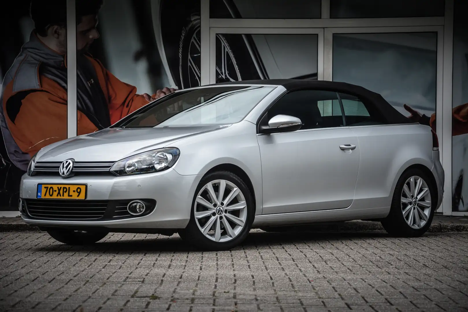 Volkswagen Golf Cabriolet 1.2 TSI 77kW/105pk BlueMotionTech Gri - 2