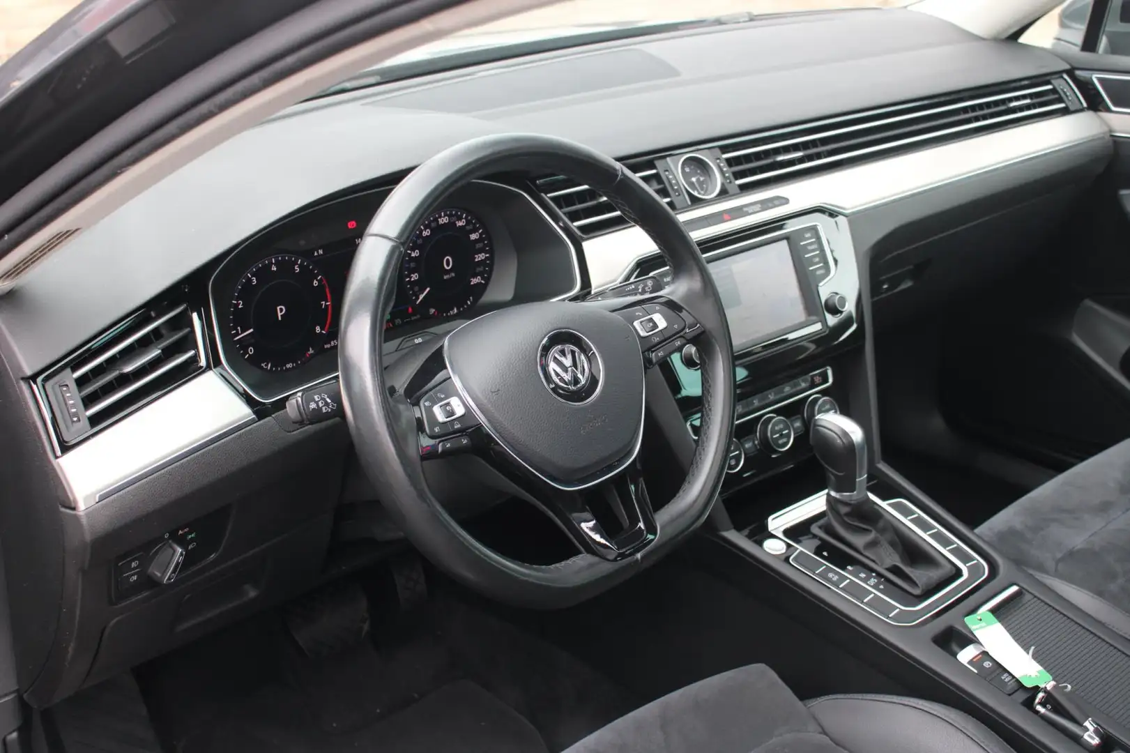 Volkswagen Passat Variant 1.4 TSI ACT Highline Business R - PANORAMADAK, TRE Grijs - 2