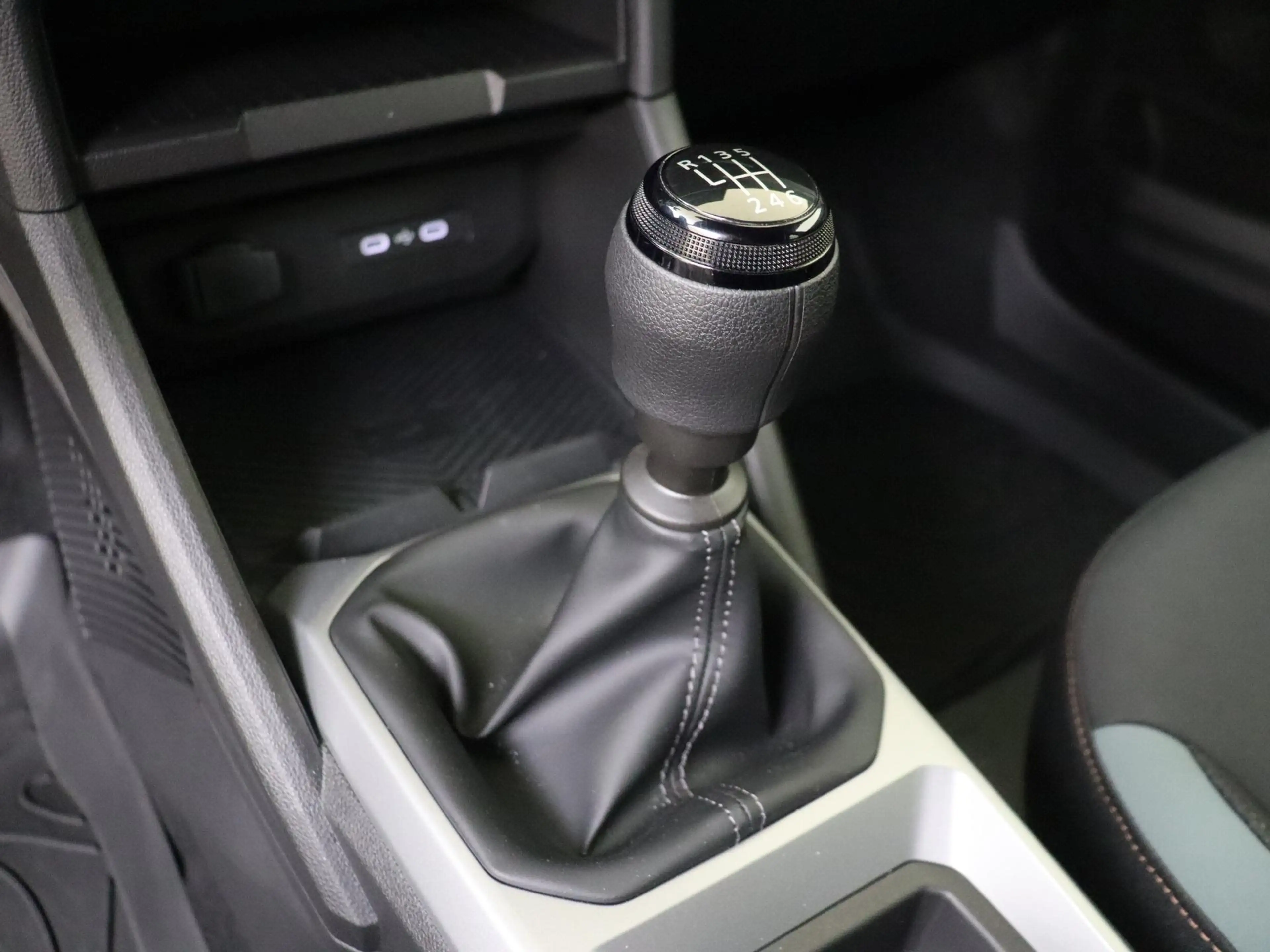 Dacia Duster 1.2 mild hybrid 140 extreme | Navigatie | Camera — photo 14
