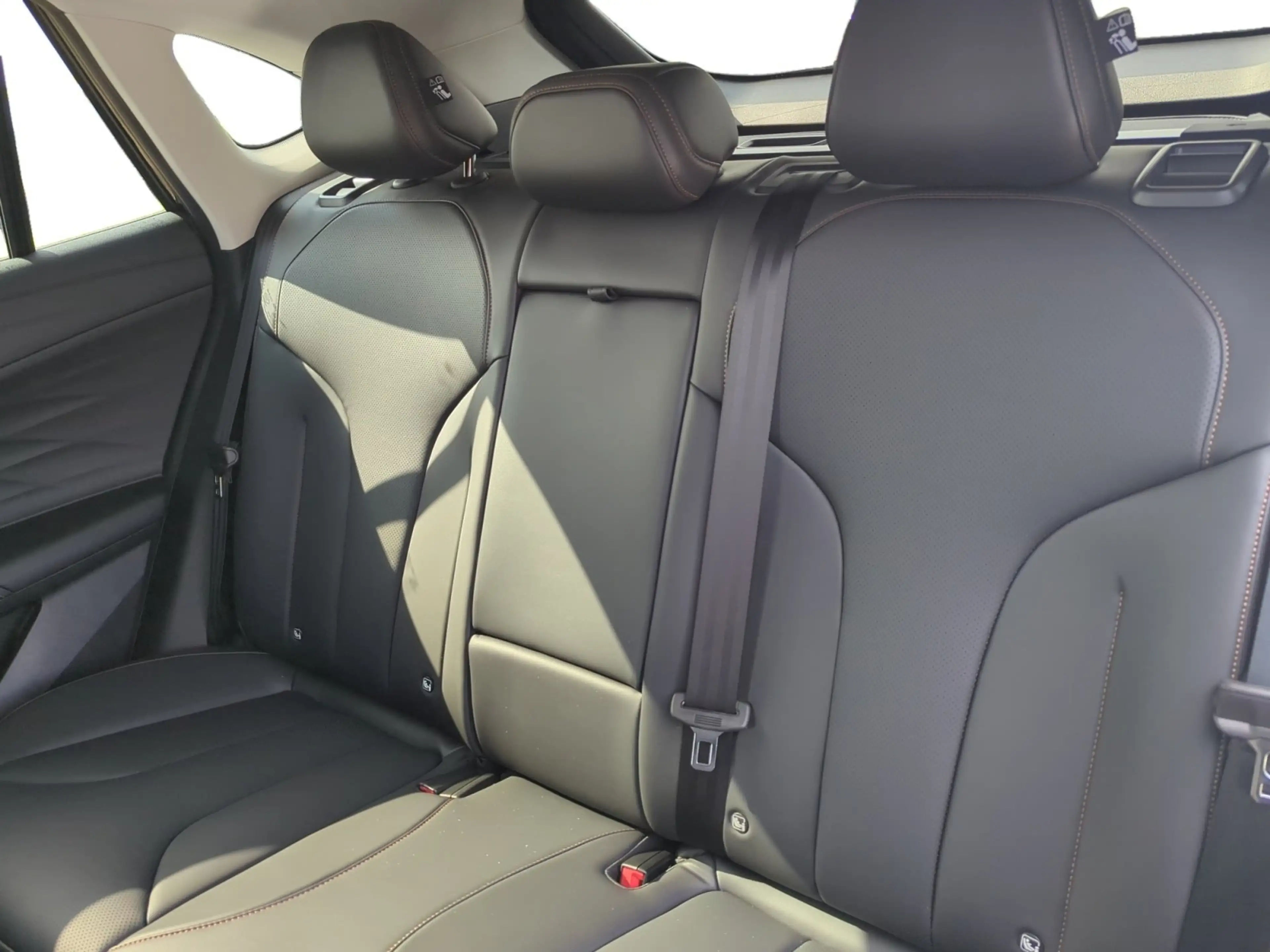 MG HS Luxury 1.5 Hybrid APP*NAVI*PDC*TOTW — photo 9