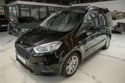 Ford Tourneo Courier Titanium 1 HAND