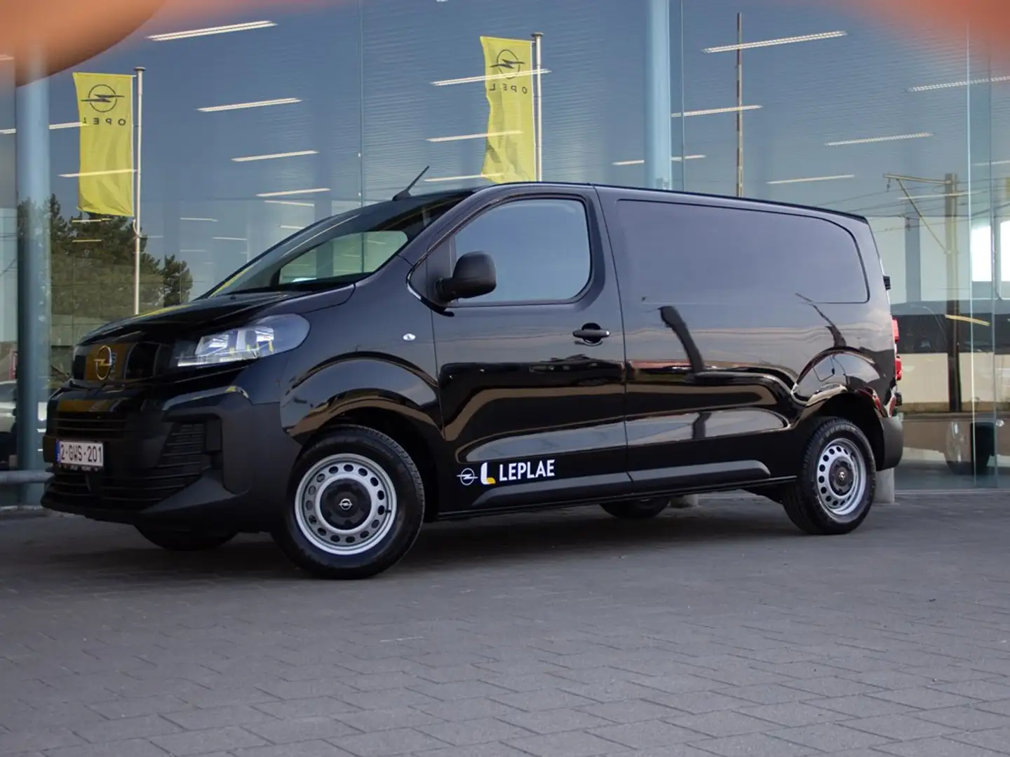 Opel Vivaro VAN L2 1.5 120PK Zwart - 2