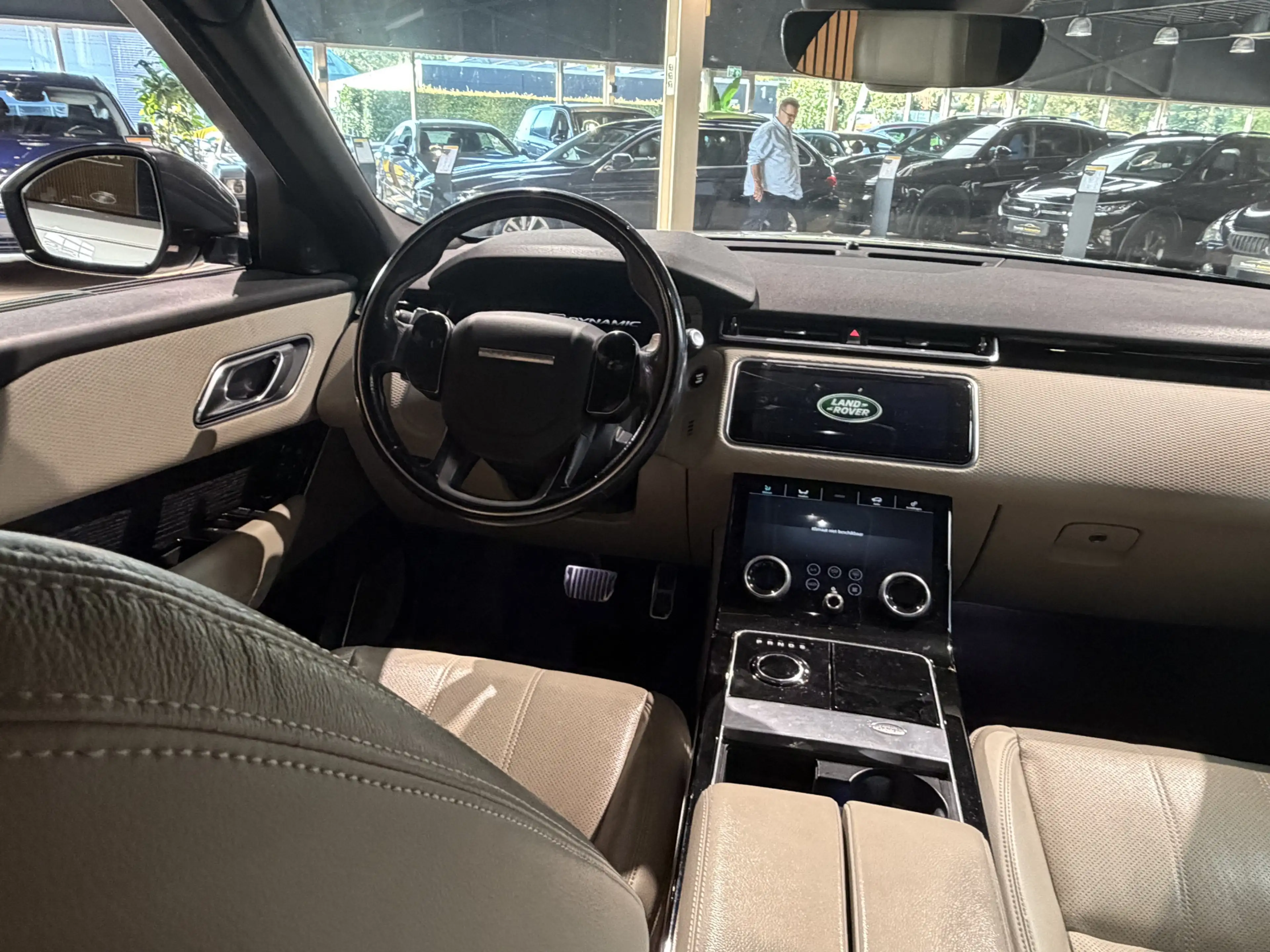 Land Rover Range Rover Velar 3.0 V6 SC AWD HSE — photo 15