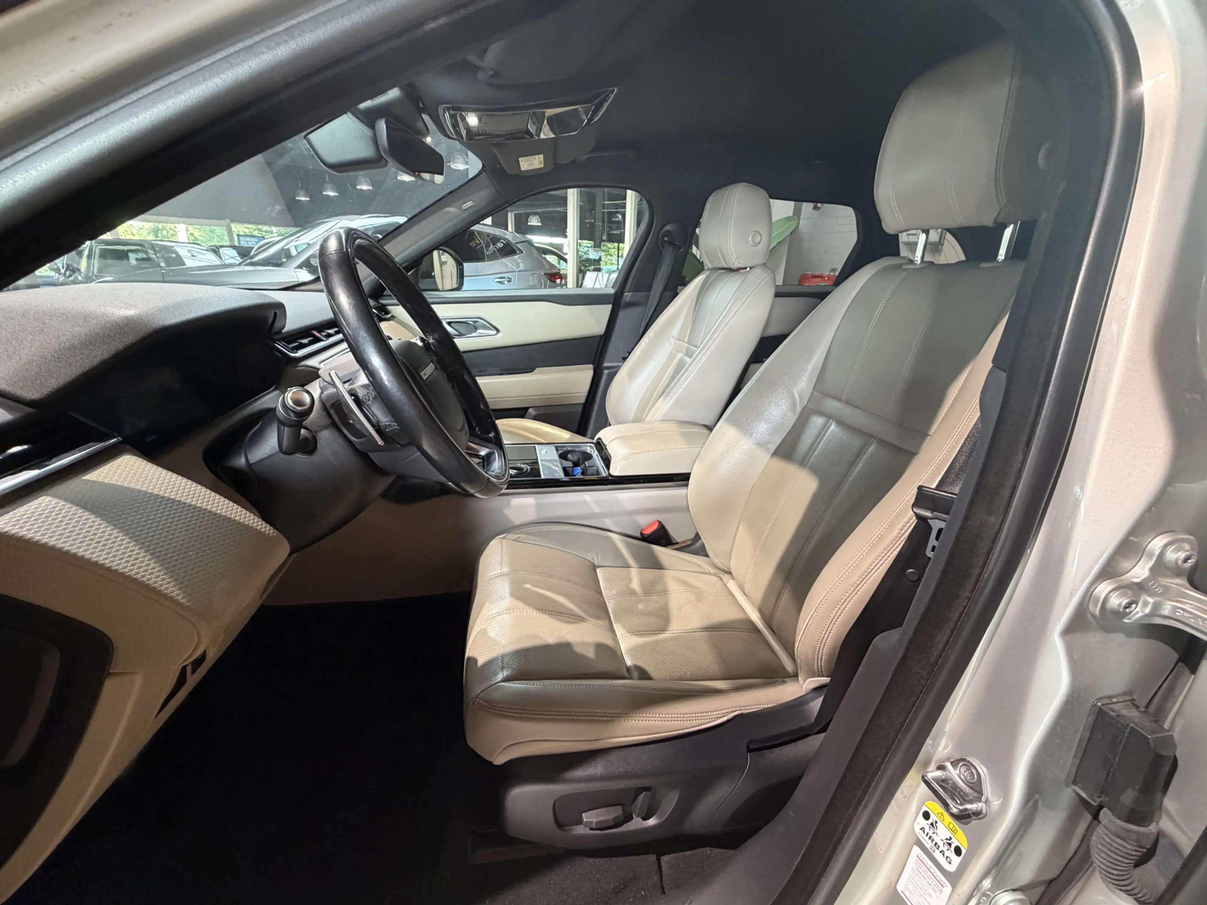 Land Rover Range Rover Velar 3.0 V6 SC AWD HSE — photo 9