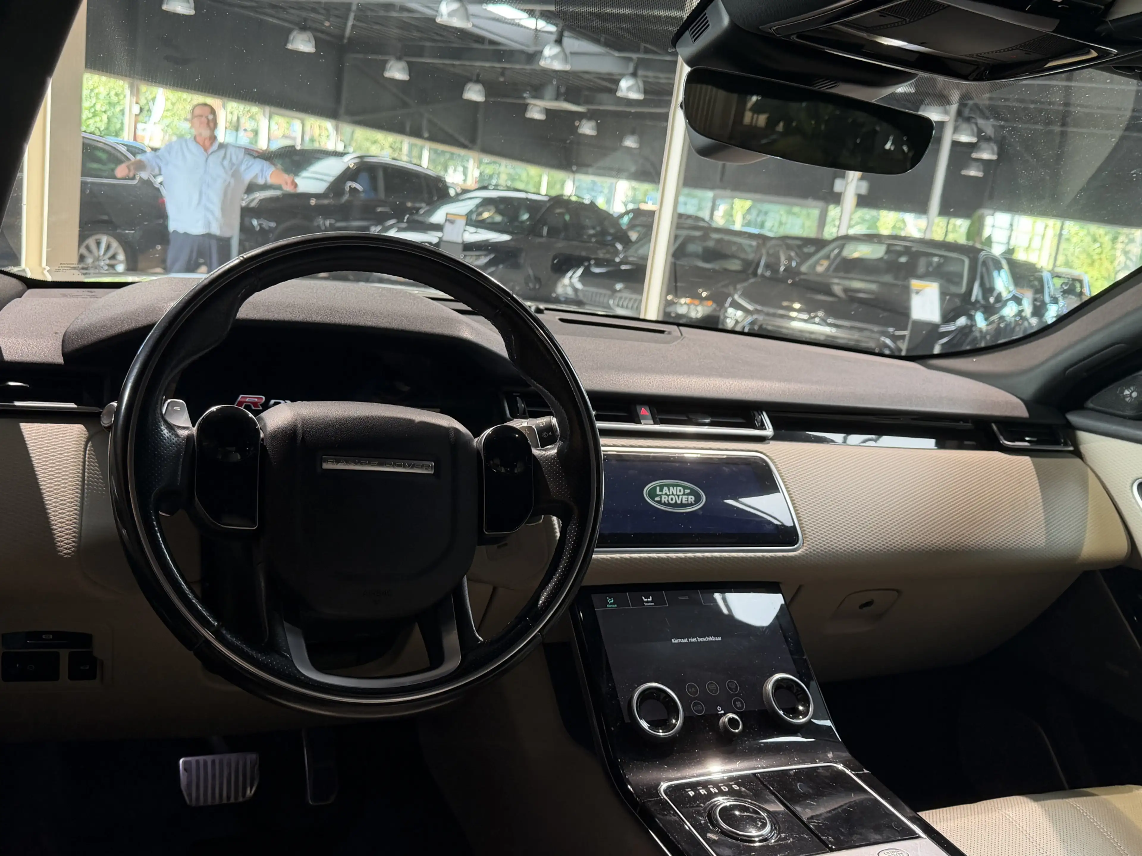 Land Rover Range Rover Velar 3.0 V6 SC AWD HSE — photo 16