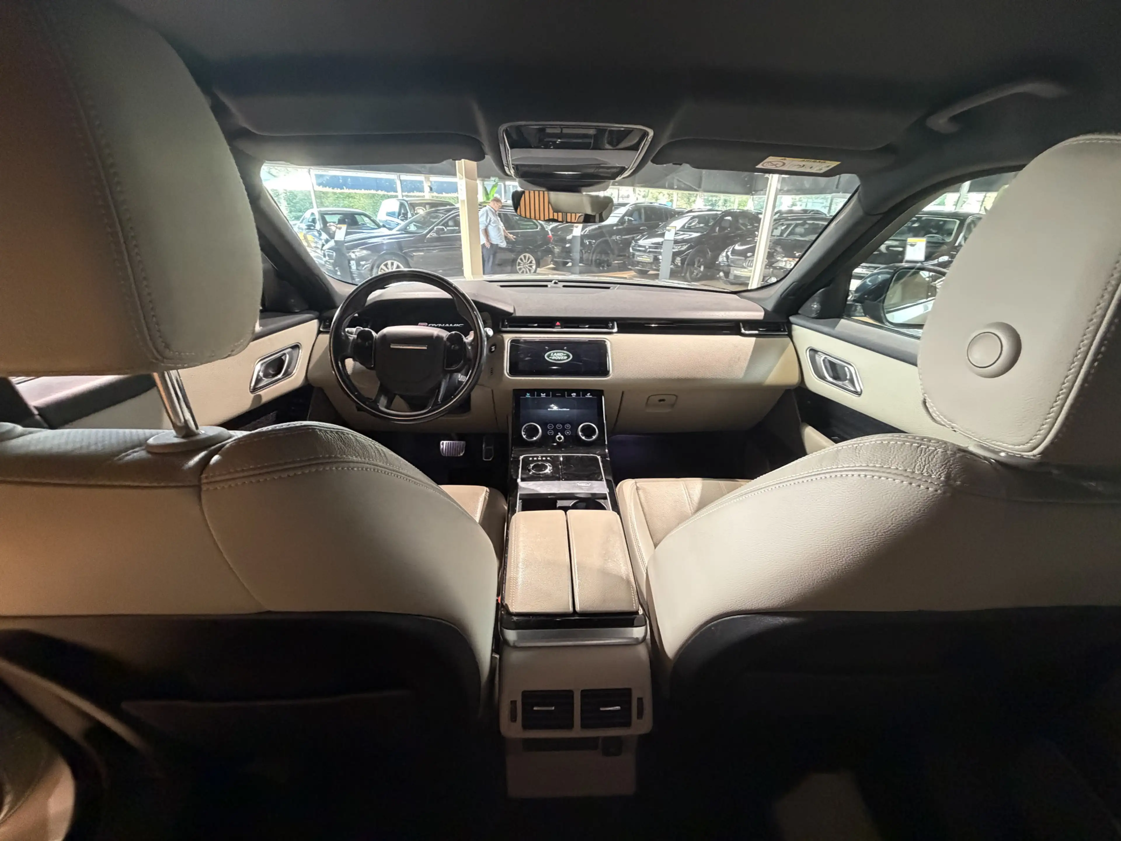 Land Rover Range Rover Velar 3.0 V6 SC AWD HSE — photo 14