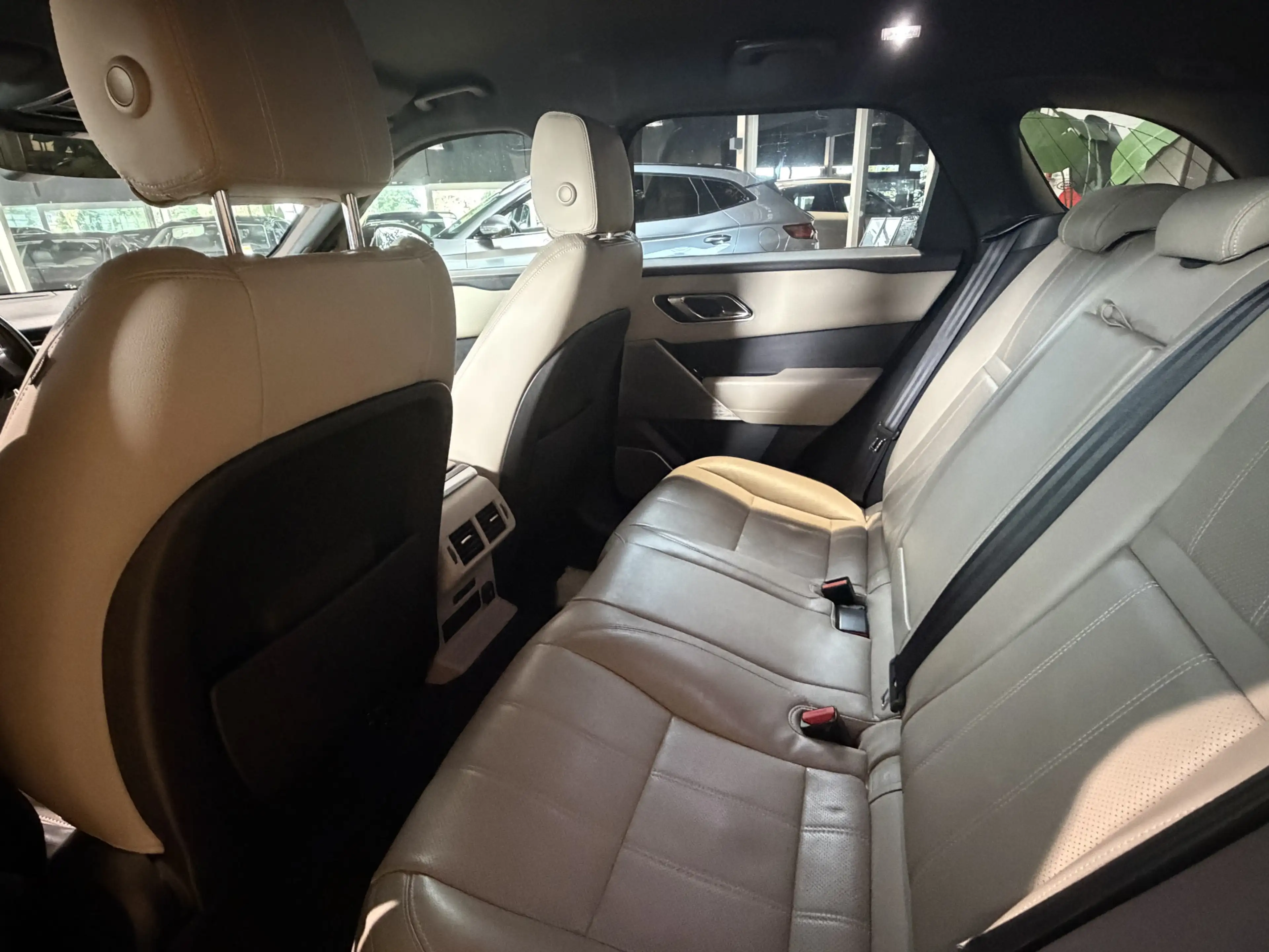 Land Rover Range Rover Velar 3.0 V6 SC AWD HSE — photo 12