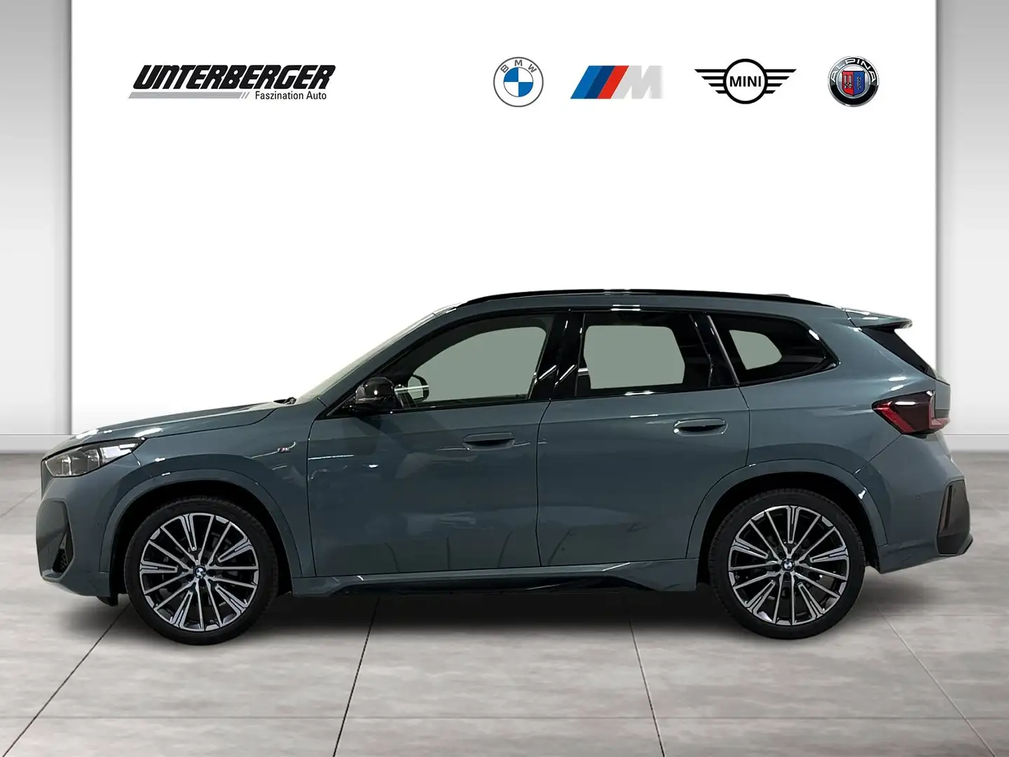 BMW X1 xDrive23i M Sportpaket ACC 360° HUD HK Pano Grün - 2
