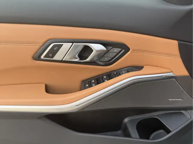 BMW 3 Series view 8