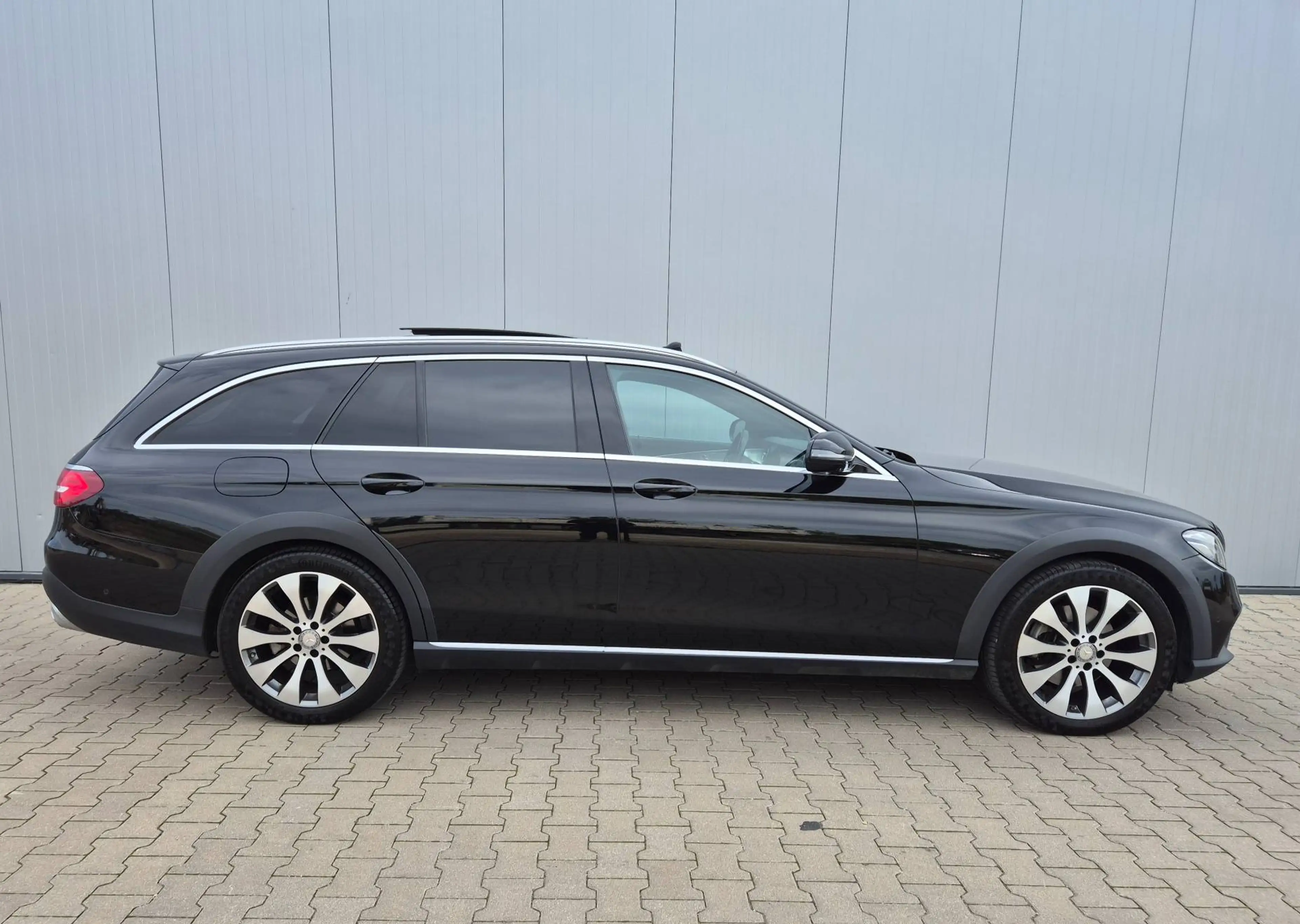 Mercedes-Benz E 220 E 220 d 4Matic All-Terrain — photo 5