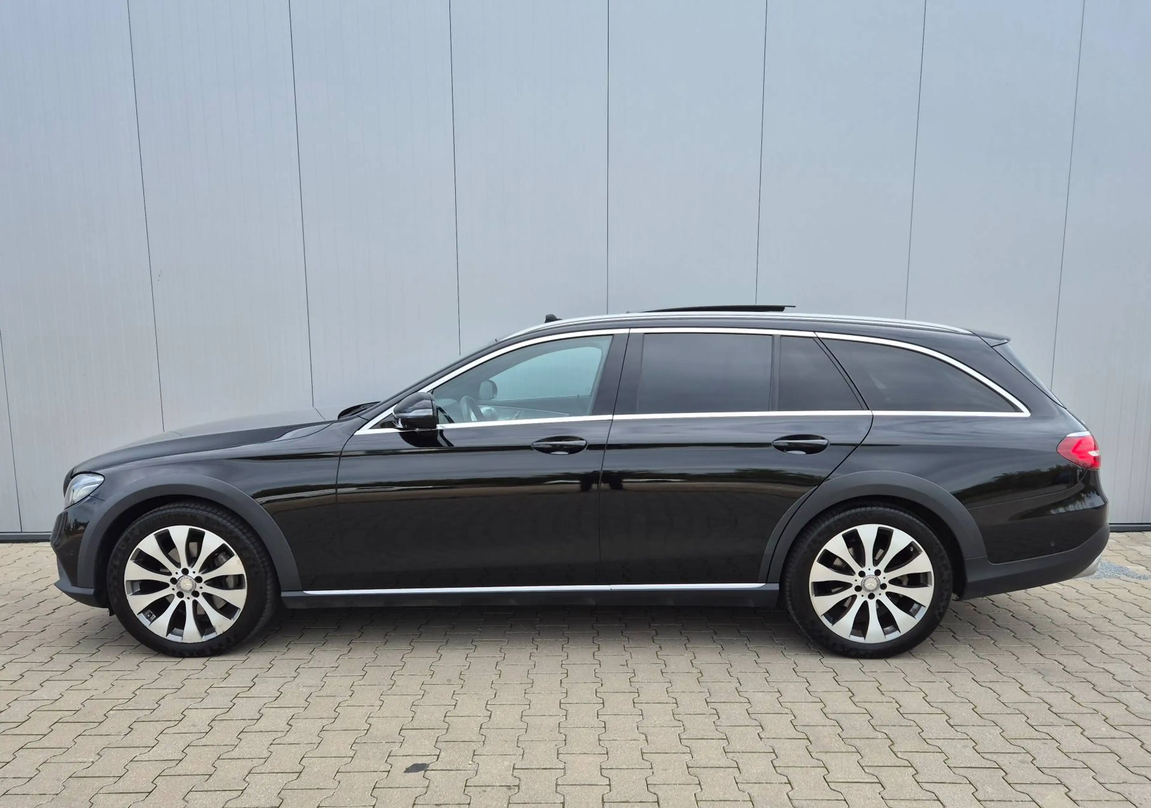 Mercedes-Benz E 220 E 220 d 4Matic All-Terrain — photo 6