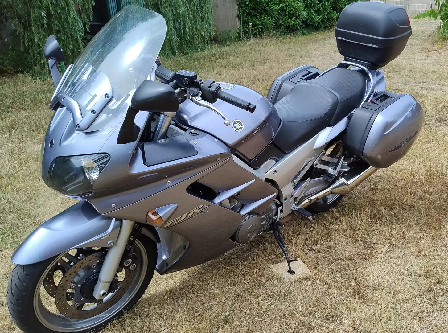 Yamaha FJR 1300 srebrna - 2