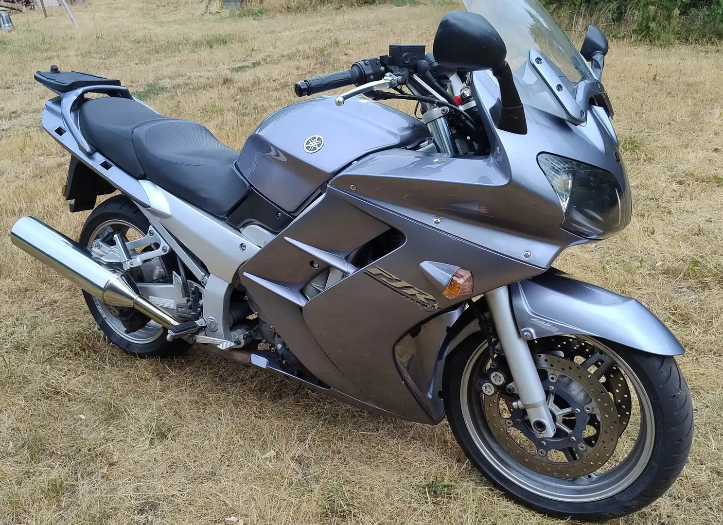 Yamaha FJR 1300 srebrna - 1