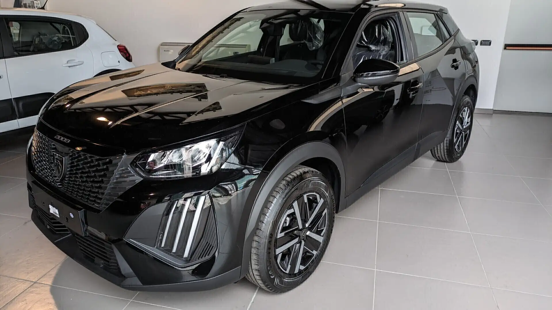 Peugeot 2008 100 S&S STYLE Grau - 1