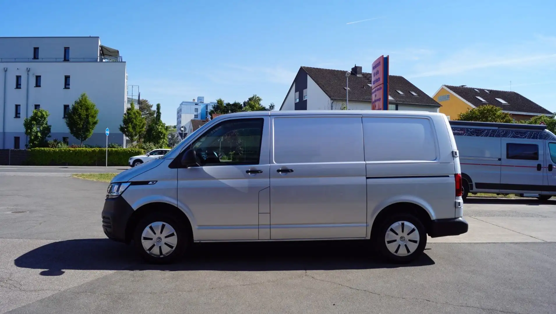 Volkswagen T6 Transporter T6.1 Kasten 2.0 TDI 150PS 2xSchiebe+AHK+PDC+ACC Silber - 2