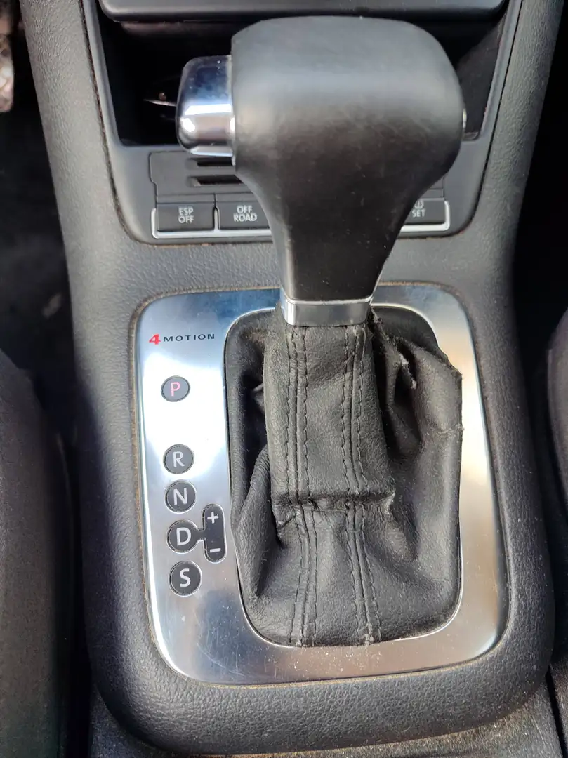 Volkswagen Tiguan Tiguan 2.0TDI Sport Tiptronic Sport Gris - 2