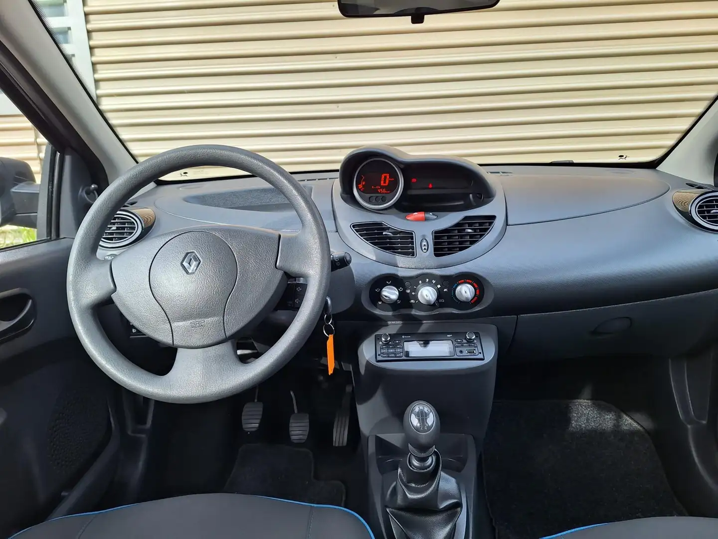 Renault Twingo 1.2 16V Parisienne | Lage km stand | Airco | Zwart - 2