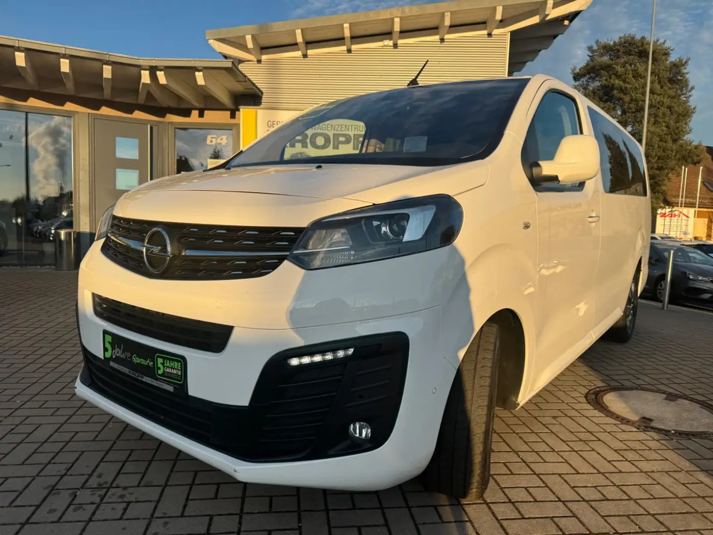 Opel Zafira Life 2.0 D L (L3) Tourer AT+AHK+Navi+SHZ Weiß - 2