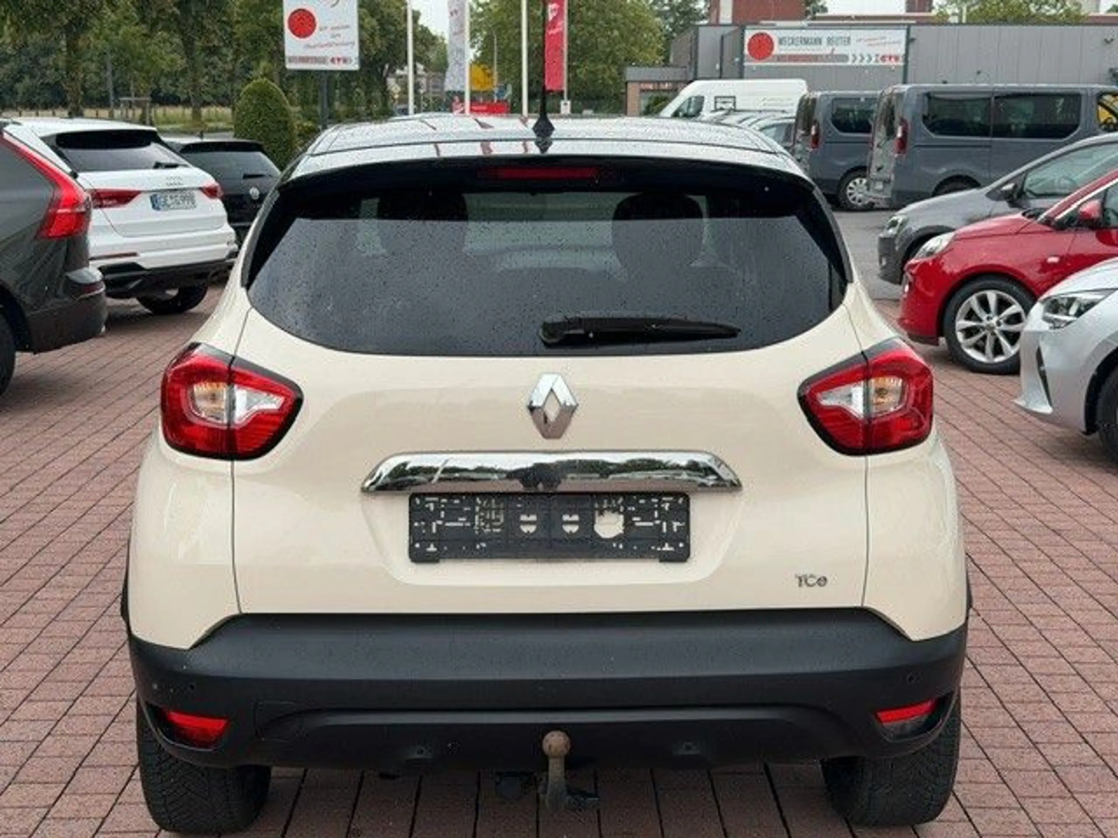 Renault Captur Luxe Automatik TÜV Neu Garantie — photo 7