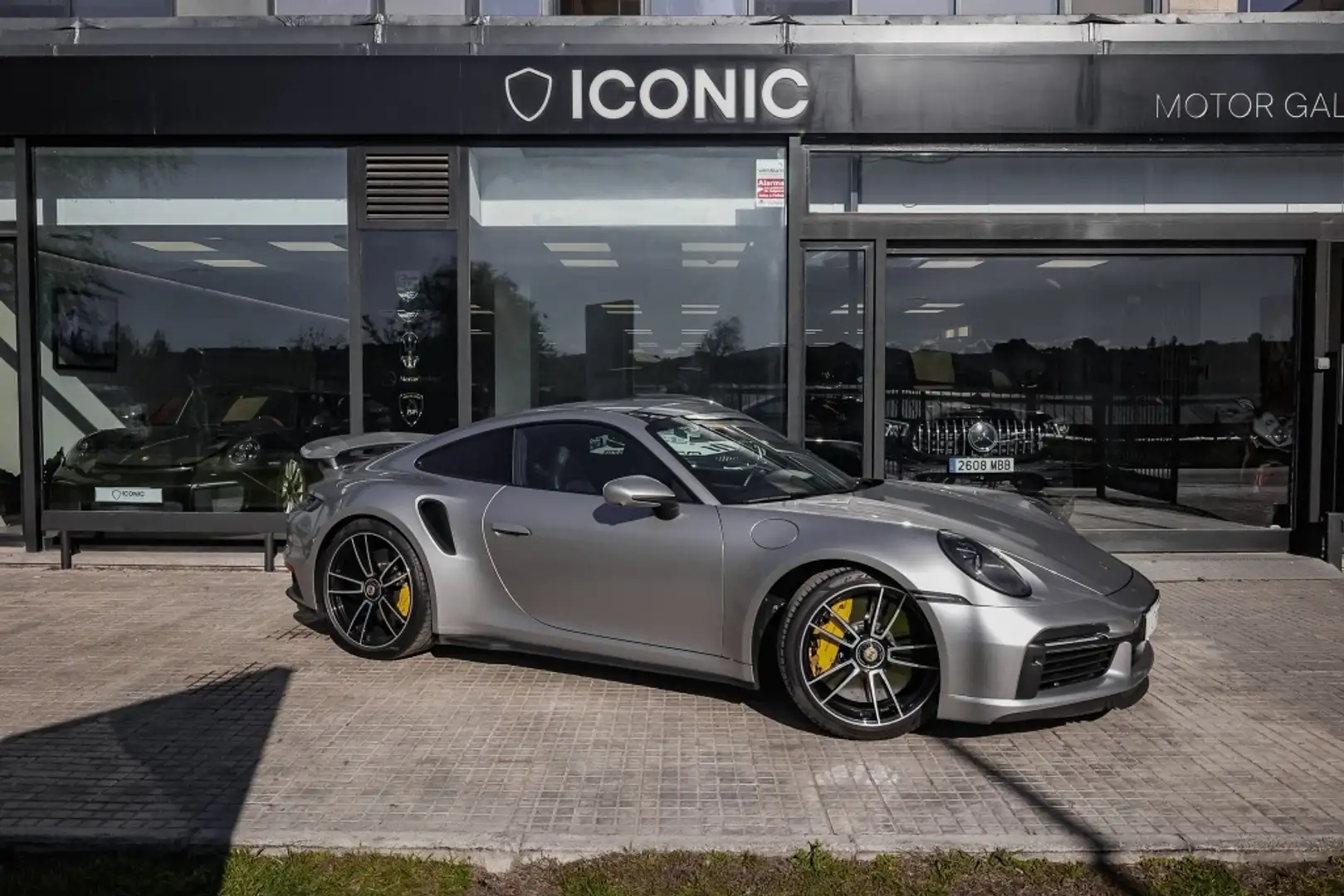 Porsche 992 Turbo S Coupé PDK Gris - 1