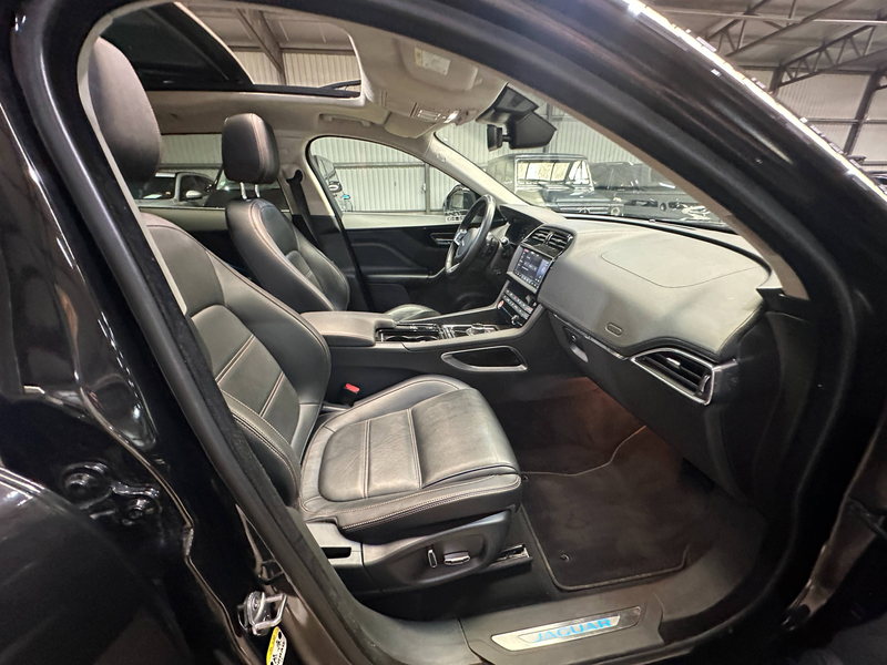 Jaguar F-Pace F-Pace 2.0 D AWD Prestige — photo 10