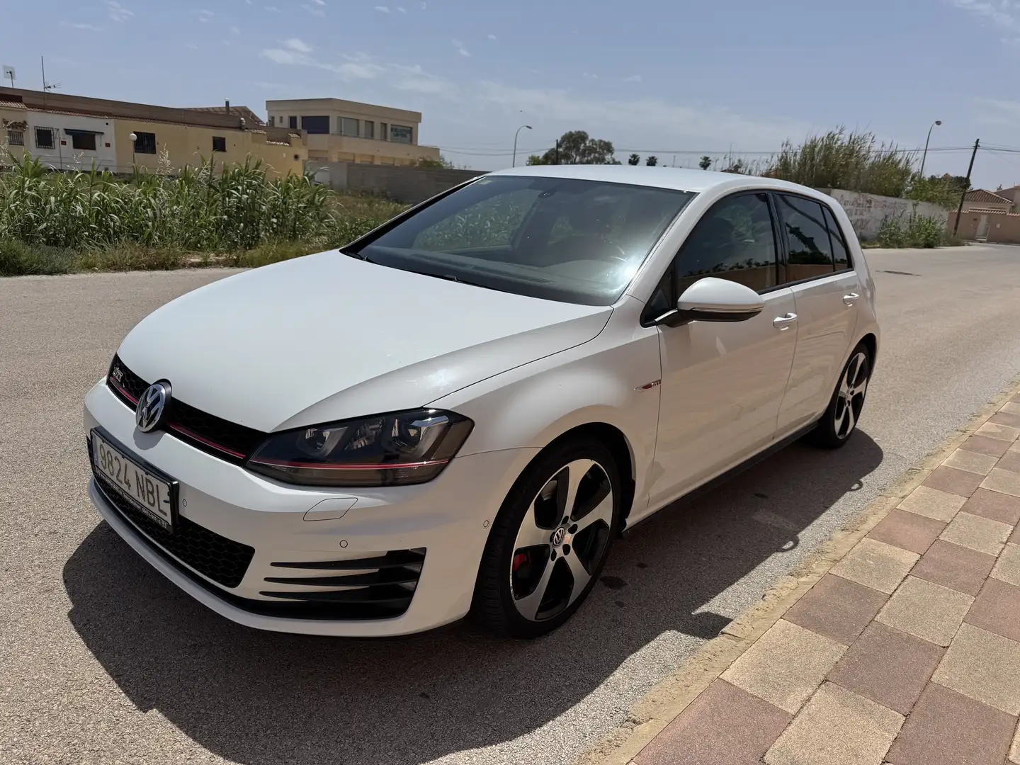 Volkswagen Golf GTI BlueMotion Technology GTI 220PS - 2