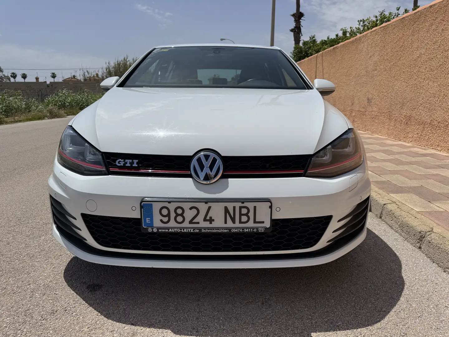 Volkswagen Golf GTI BlueMotion Technology GTI 220PS - 1