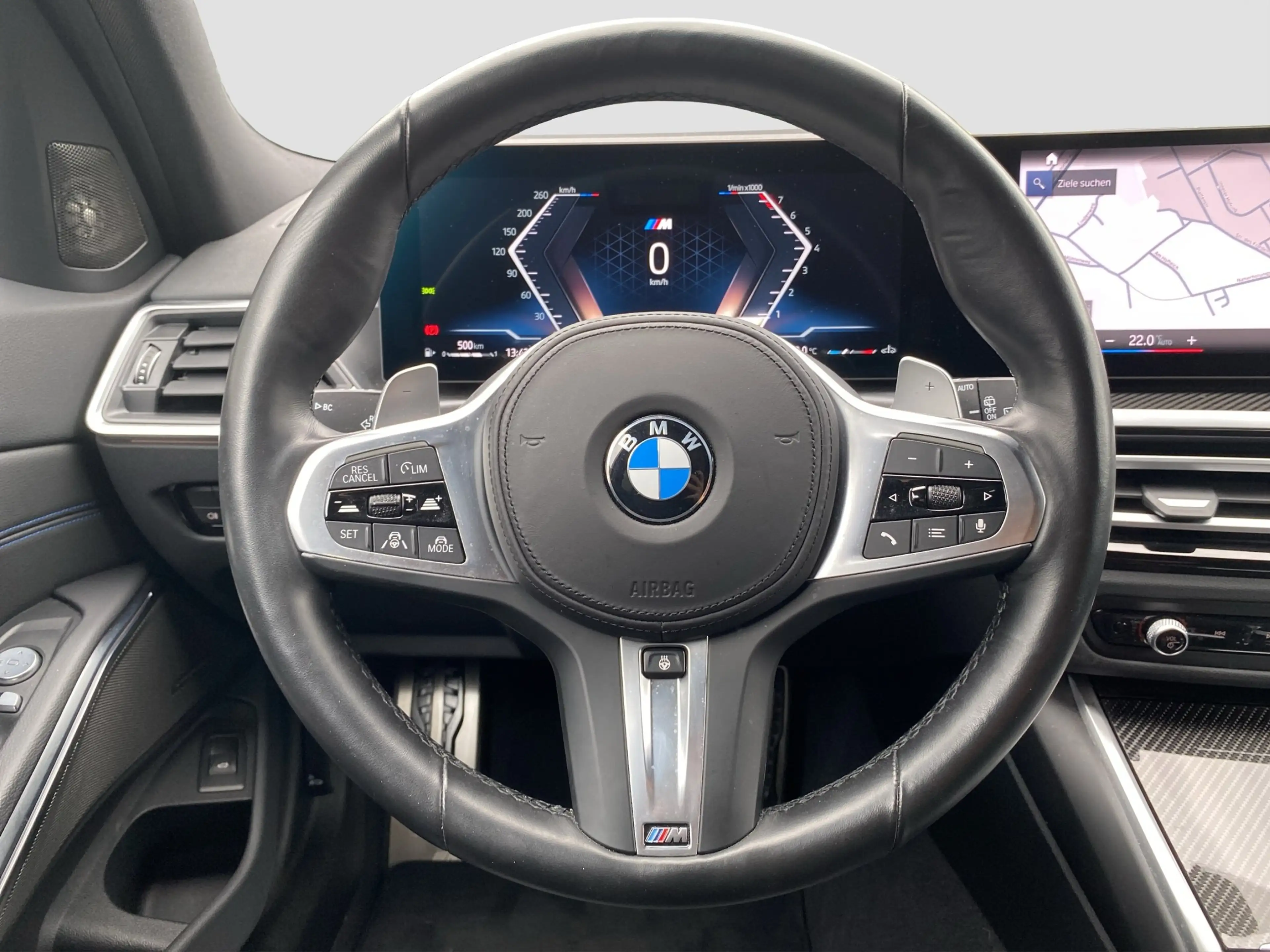 BMW 330 i xDrive touring M-Sport PRO ACC SpurAss StHzg RFK — photo 13