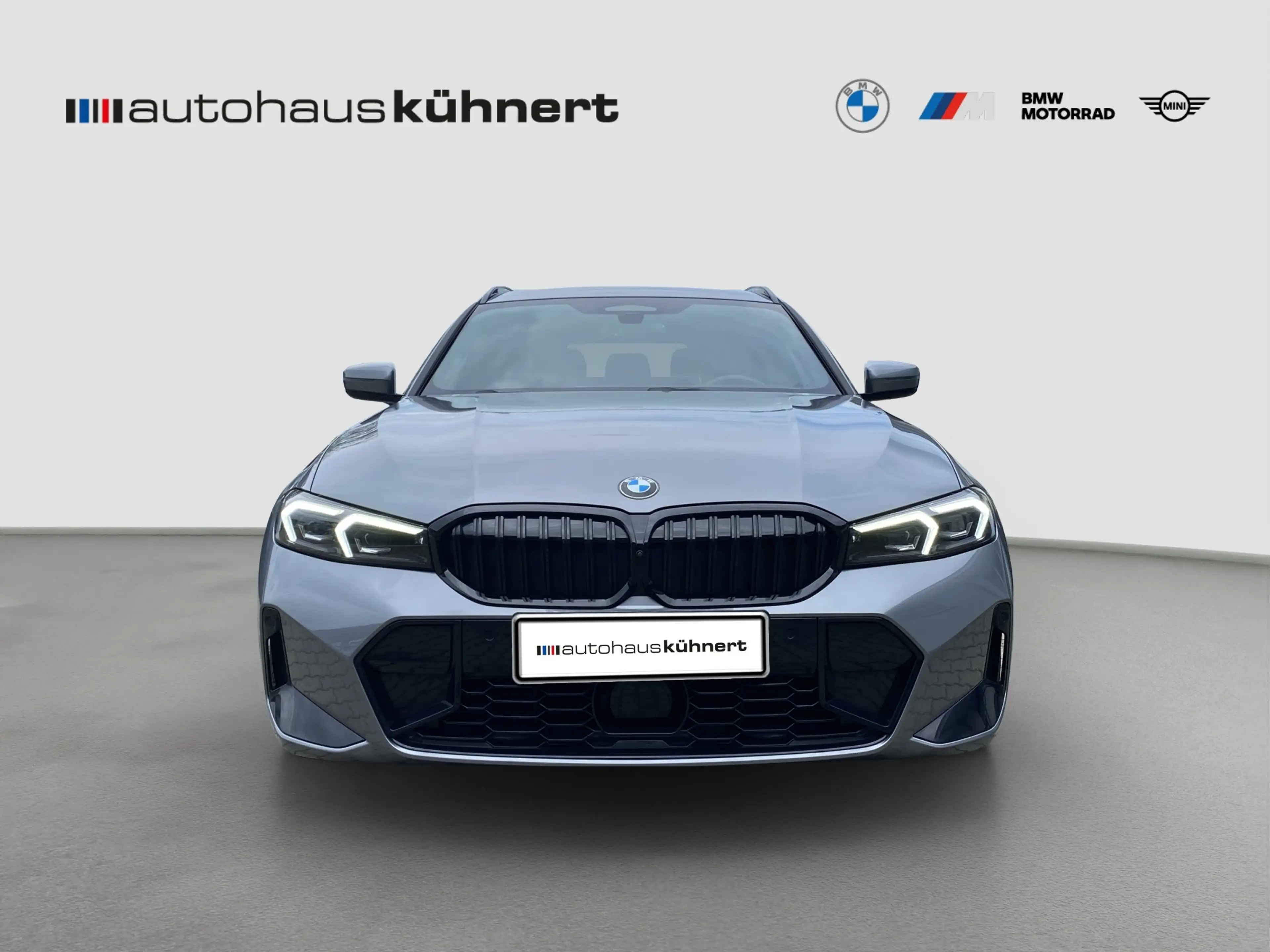 BMW 330 i xDrive touring M-Sport PRO ACC SpurAss StHzg RFK — photo 3