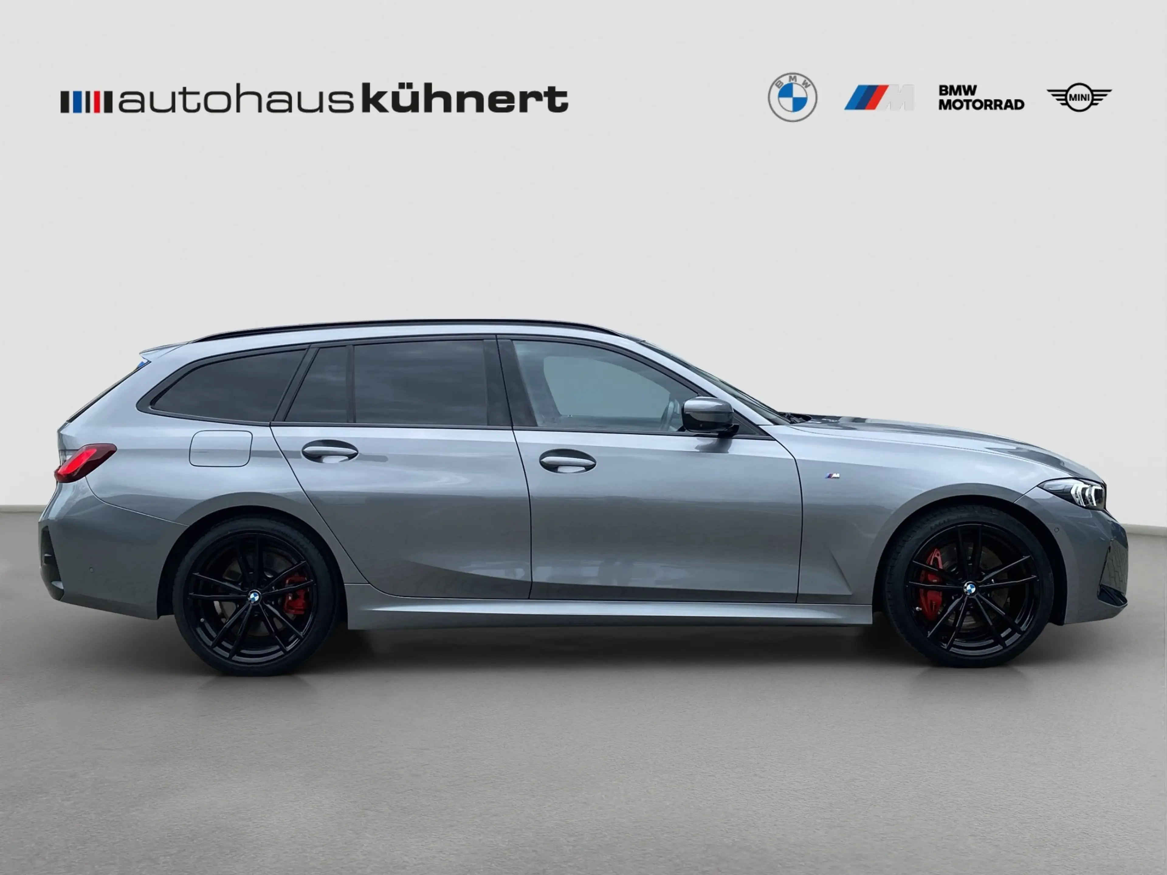 BMW 330 i xDrive touring M-Sport PRO ACC SpurAss StHzg RFK — photo 8