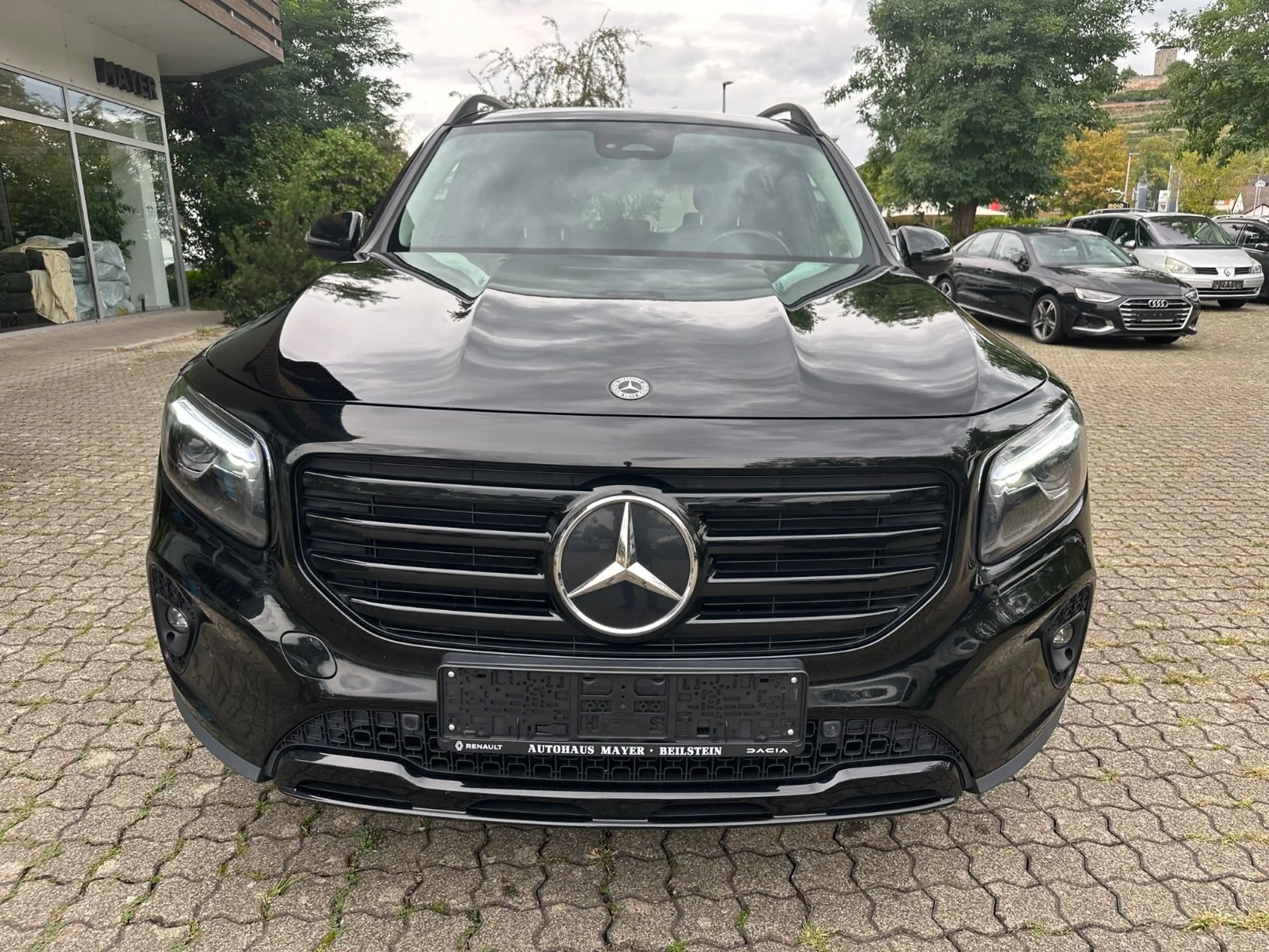 Mercedes-Benz GLB 200 d*NAVI*LED*PANO*AHK*DISTR*EU6dT* — photo 2