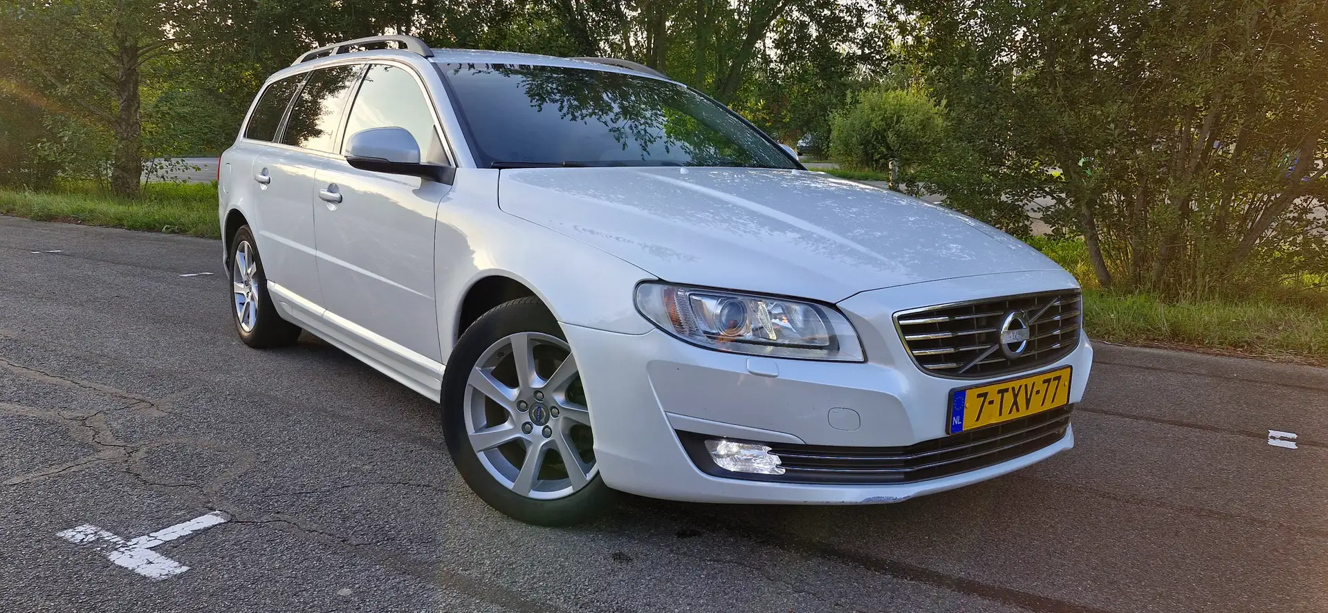 Volvo V70 V70 1.6 T4 Nordic+ Wit - 2