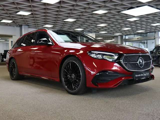 Mercedes-Benz E-Class view 3