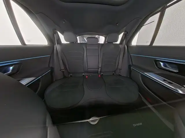 Mercedes-Benz E-Class view 9