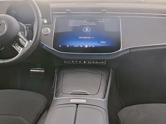 Mercedes-Benz E-Class view 8