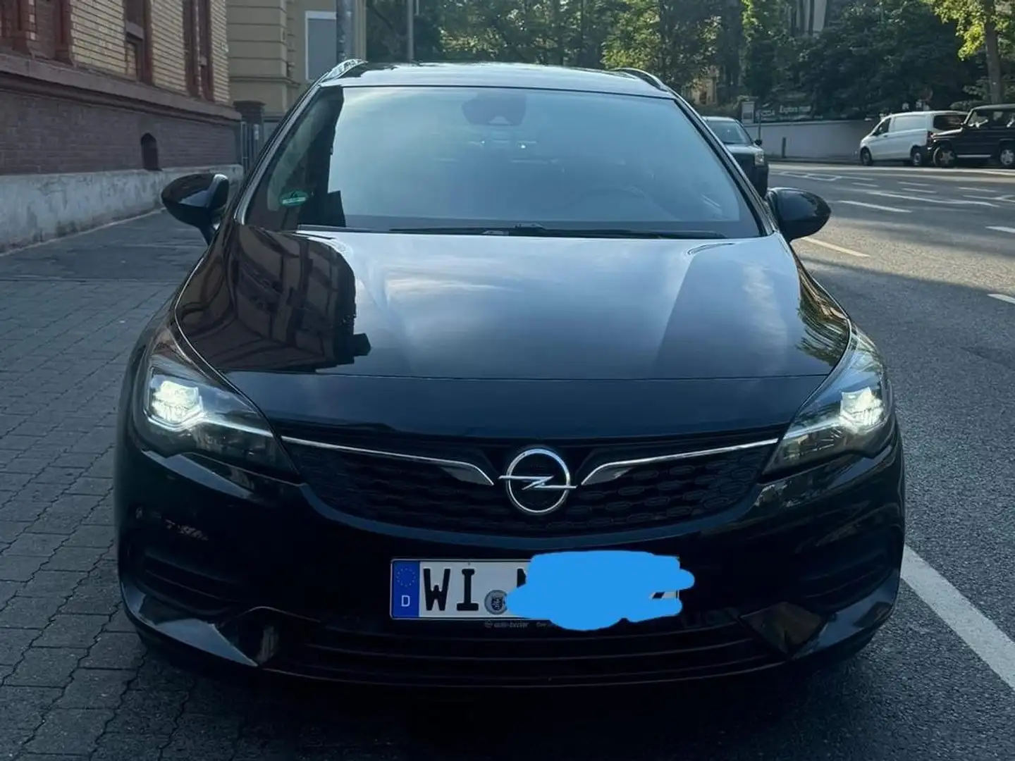Opel Astra Astra Sports Tourer Automatik Ultimate Schwarz - 1