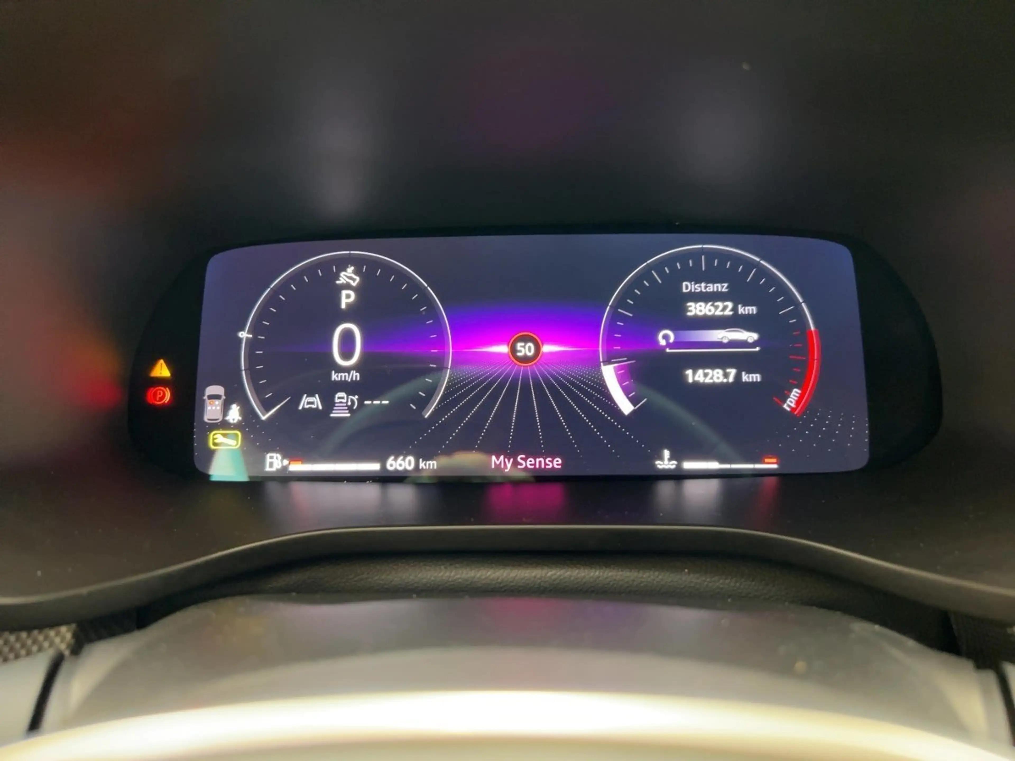 Renault Arkana TECHNO TCe 140 MILD-HYBRID EDC CARPLAY — photo 13